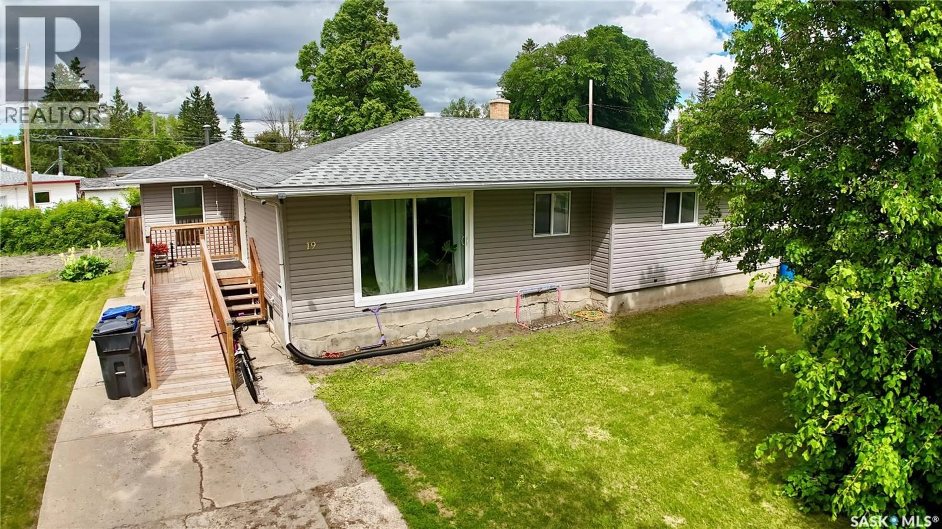 A pic from outside/outdoor area/front of a property/back of a property/a pic from drone, street for 19 LOGAN CRESCENT, Yorkton Saskatchewan S3N0W1