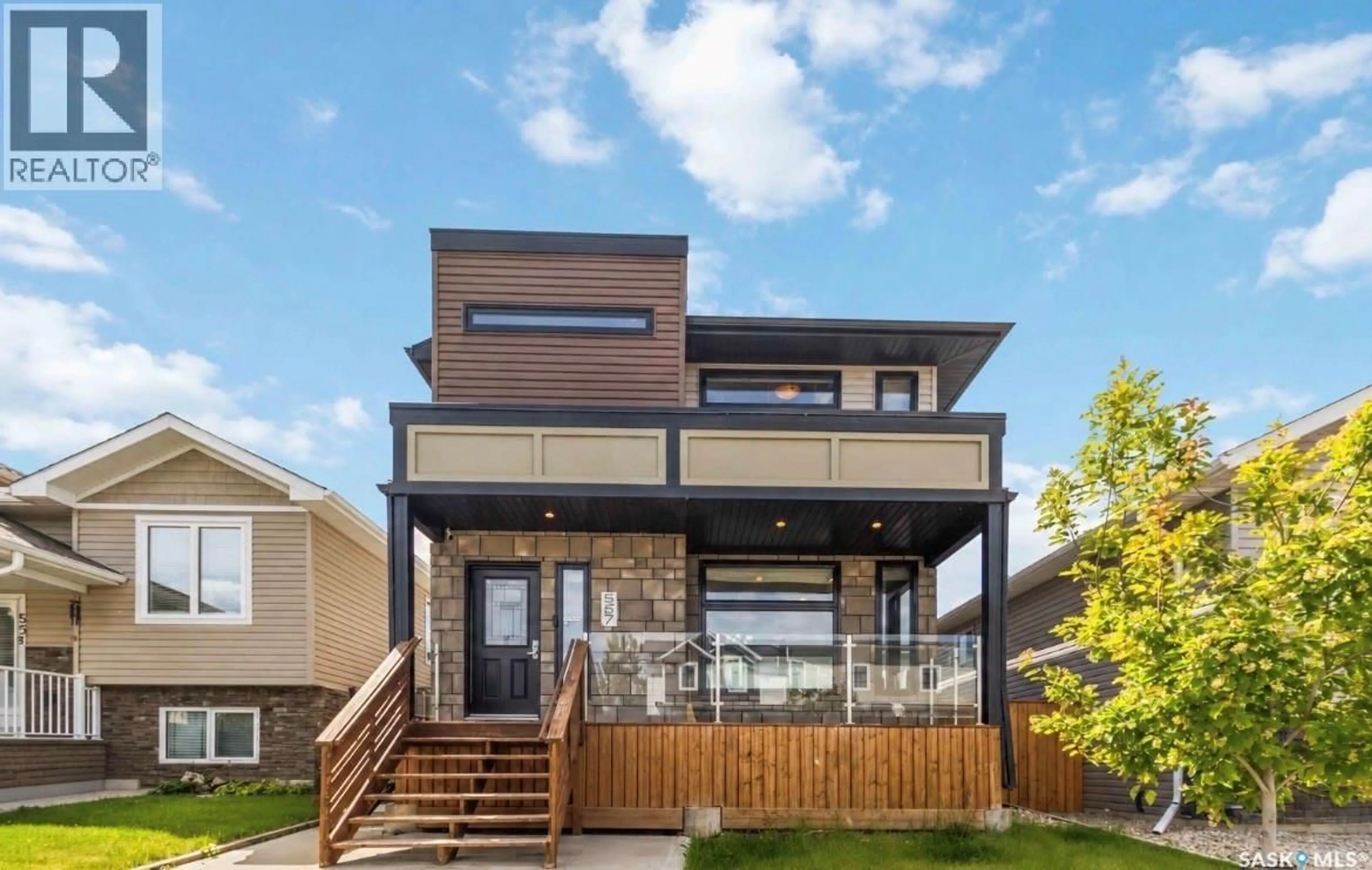 Home with vinyl exterior material, street for 527 KLOPPENBURG CRESCENT, Saskatoon Saskatchewan S7W0P1