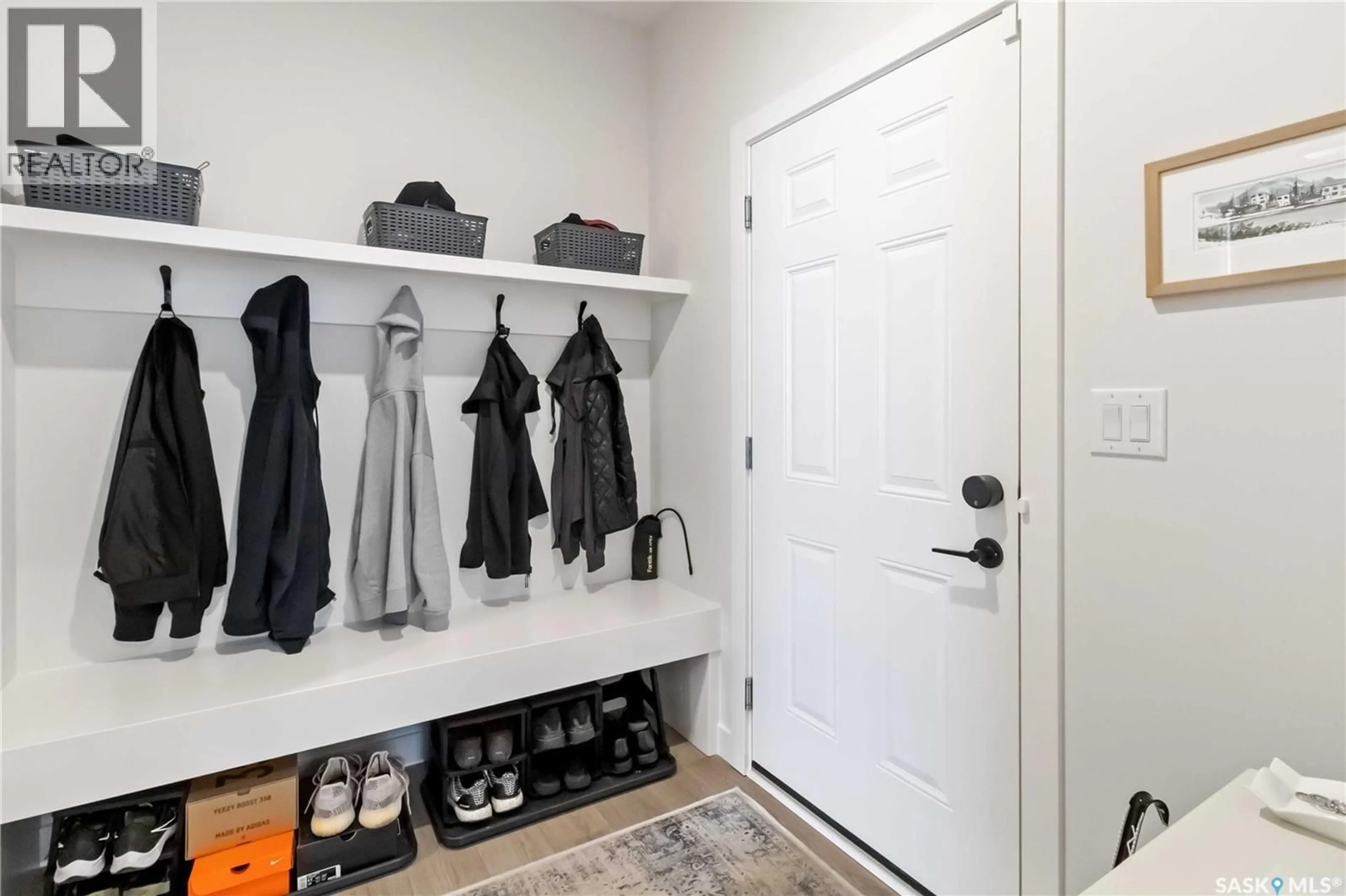 Indoor entryway for 155 KEITH WAY, Saskatoon Saskatchewan S7V0X9