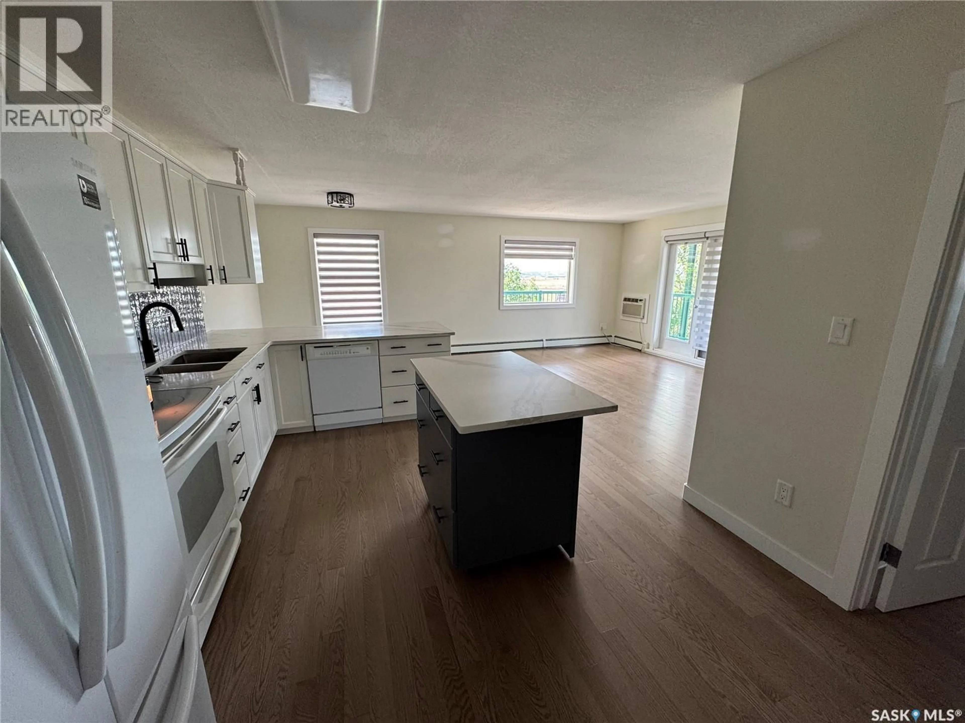 Open concept kitchen, unknown for 304 - 1601 1ST STREET, Estevan Saskatchewan S4A0C3