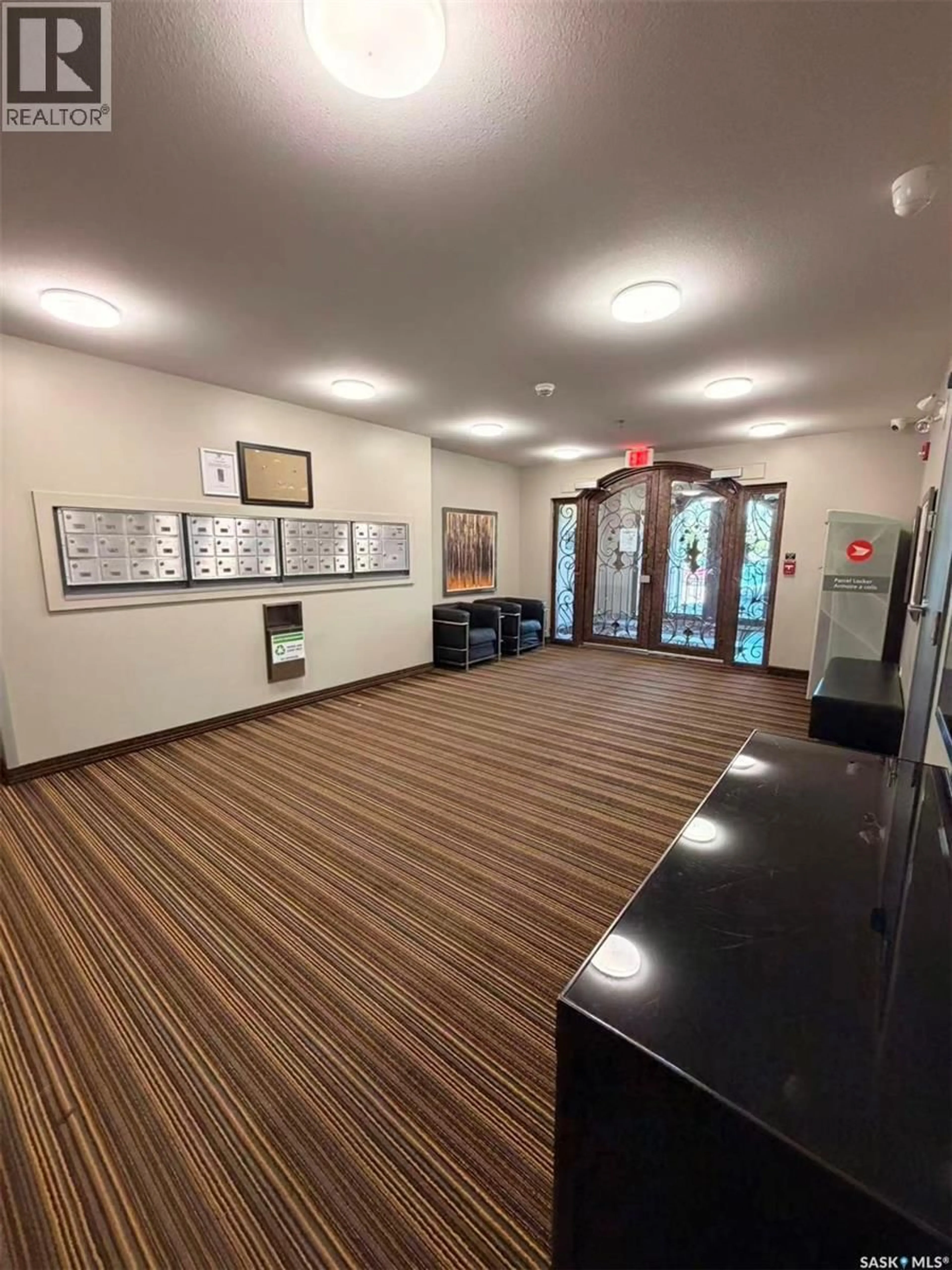 Indoor foyer for 311C - 415 HUNTER ROAD, Saskatoon Saskatchewan S7T0J9