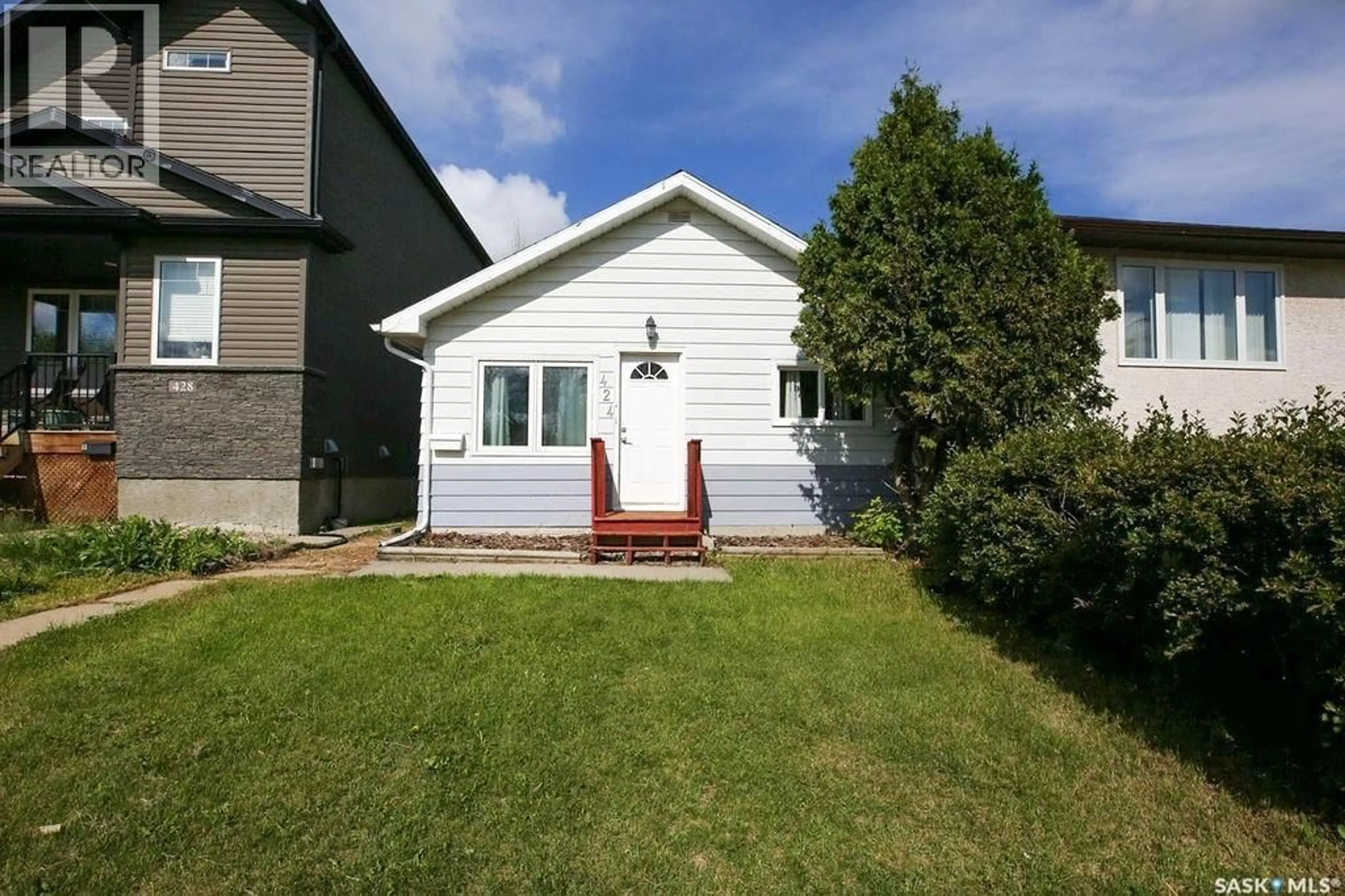 Home with vinyl exterior material, street for 424 ARTHUR STREET, Regina Saskatchewan S4R4X4