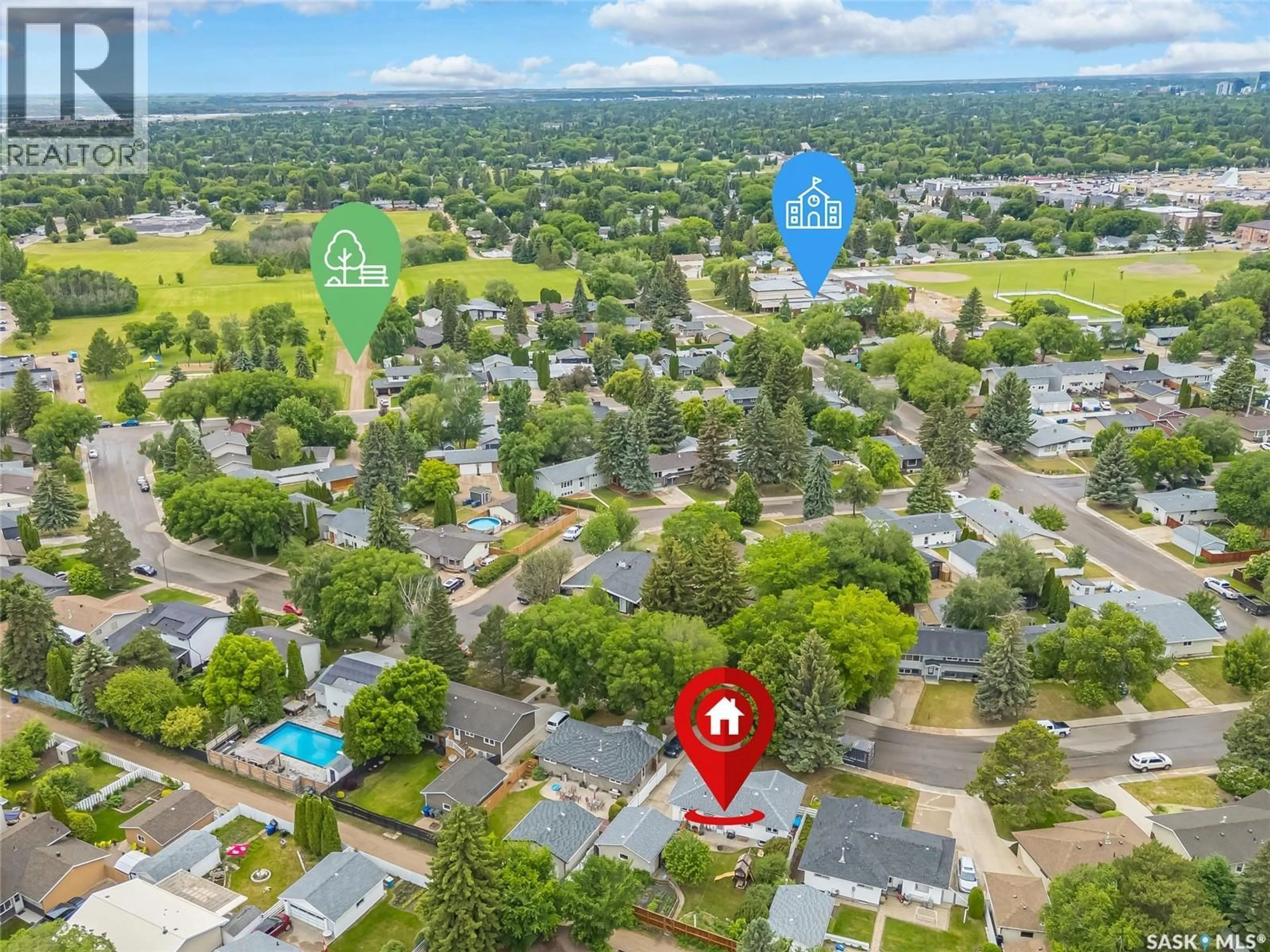 A pic from outside/outdoor area/front of a property/back of a property/a pic from drone, street for 1317 EAST CENTRE, Saskatoon Saskatchewan S7J3A8