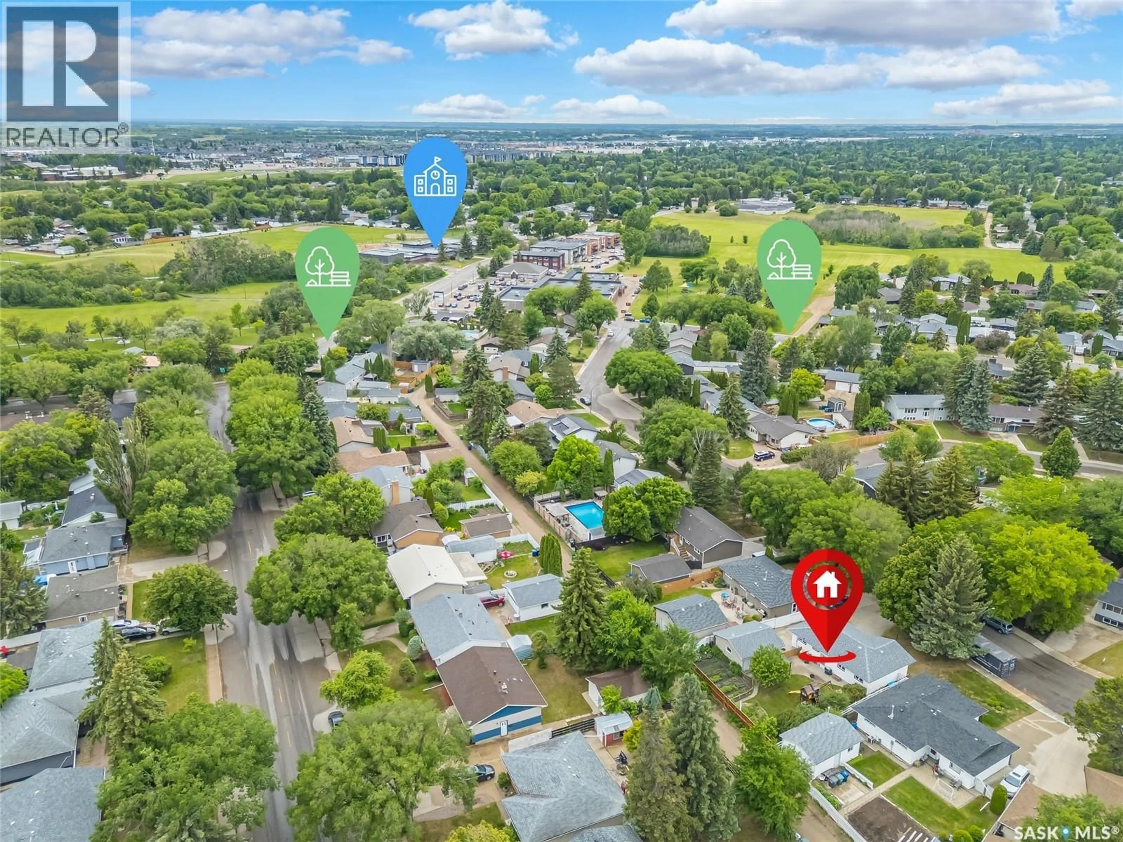 A pic from outside/outdoor area/front of a property/back of a property/a pic from drone, street for 1317 EAST CENTRE, Saskatoon Saskatchewan S7J3A8