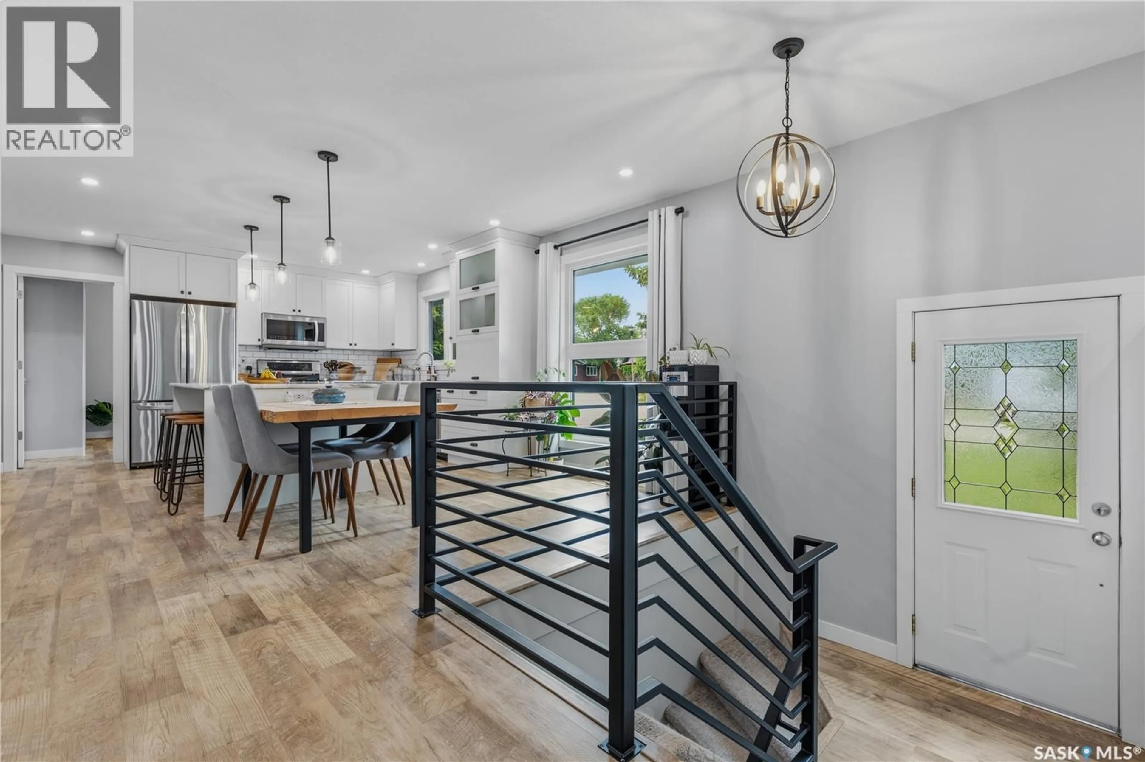 Open concept kitchen, unknown for 102 PLAXTON PLACE, Regina Beach Saskatchewan S0G4C0