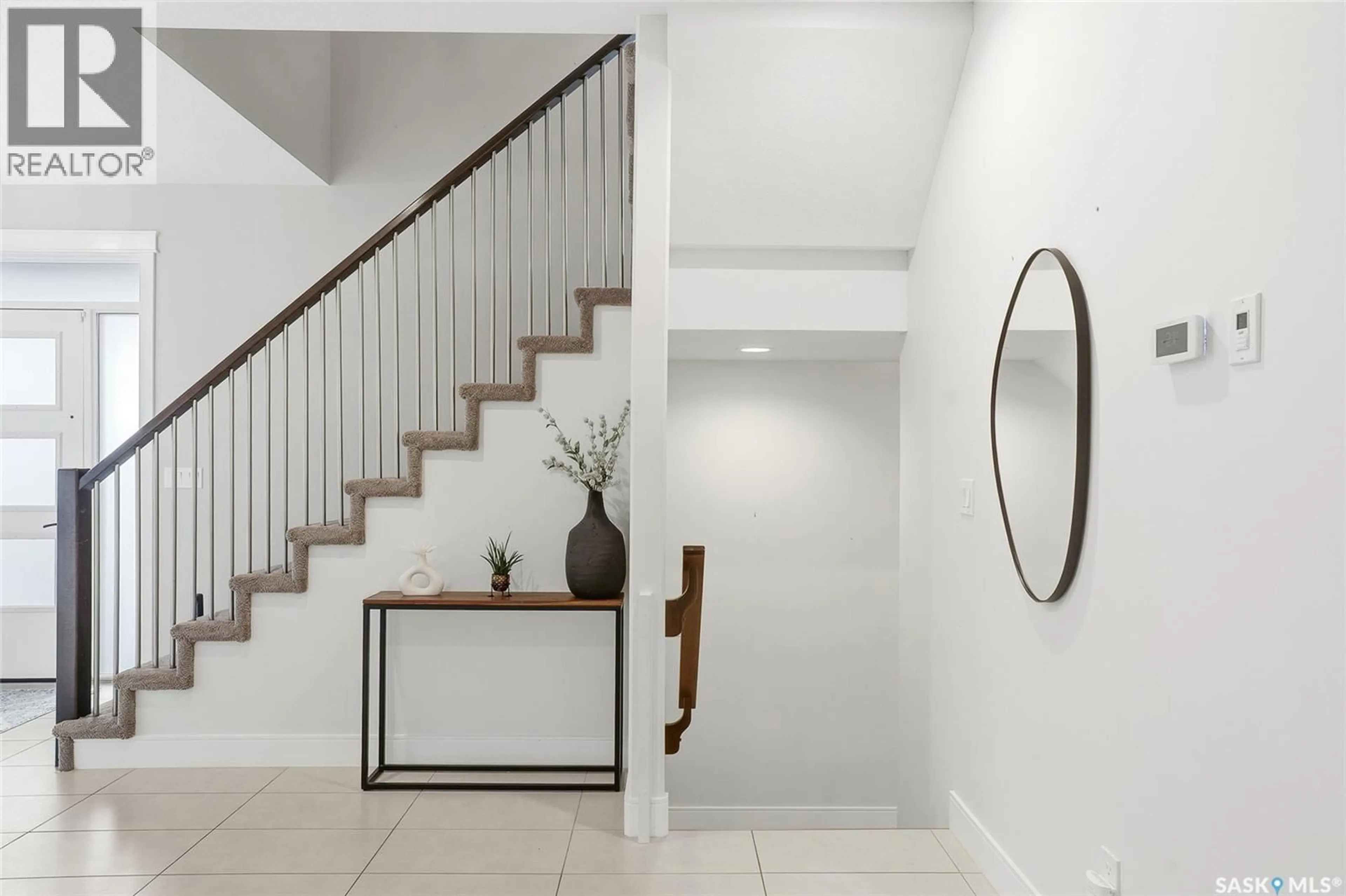 Indoor entryway for 606 PICHLER CRESCENT, Saskatoon Saskatchewan S7V0G2