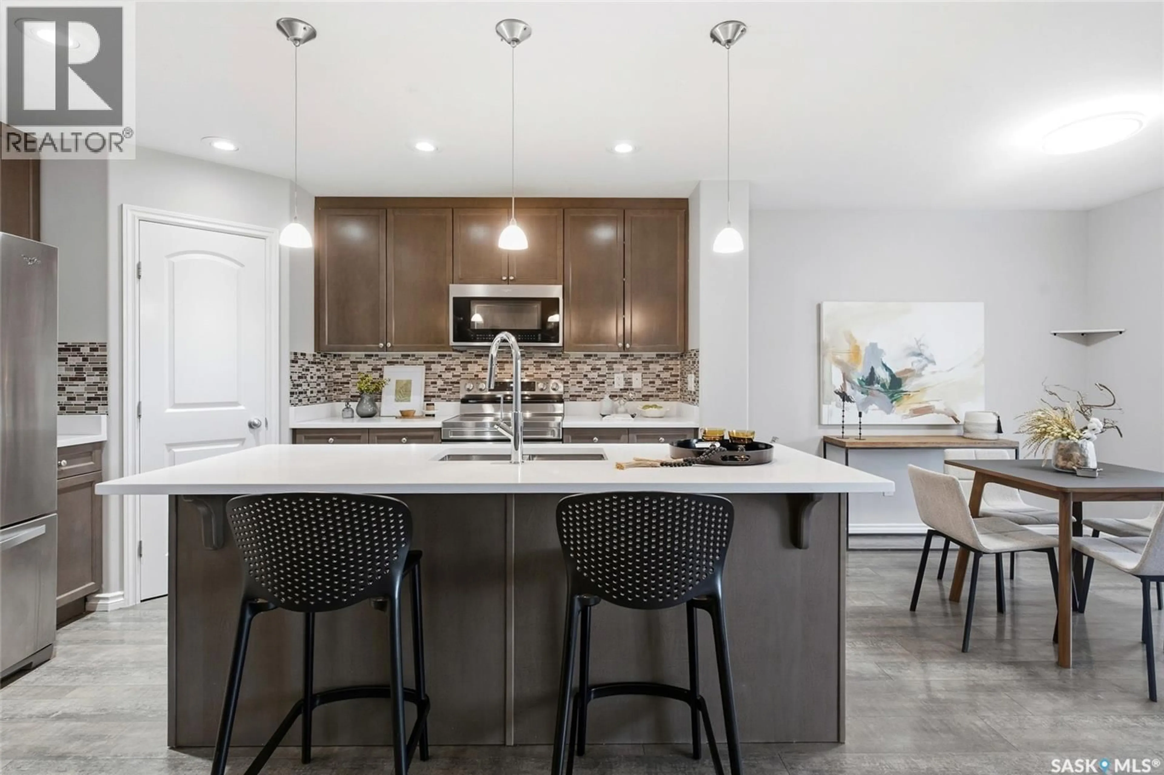 Contemporary kitchen, ceramic/tile floor for 334 DICKSON CRESCENT, Saskatoon Saskatchewan S7T0T8