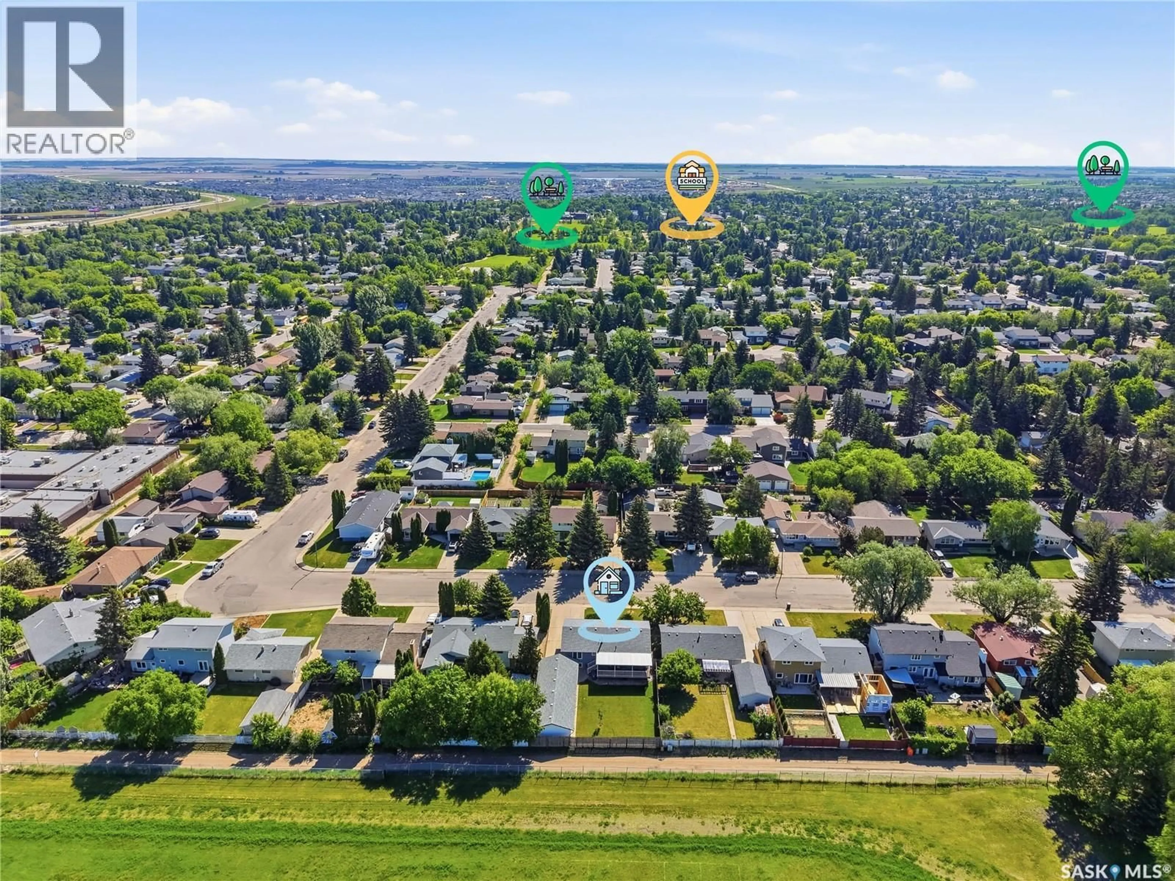 A pic from outside/outdoor area/front of a property/back of a property/a pic from drone, street for 154 MOUNT ALLISON CRESCENT, Saskatoon Saskatchewan S7H4A5