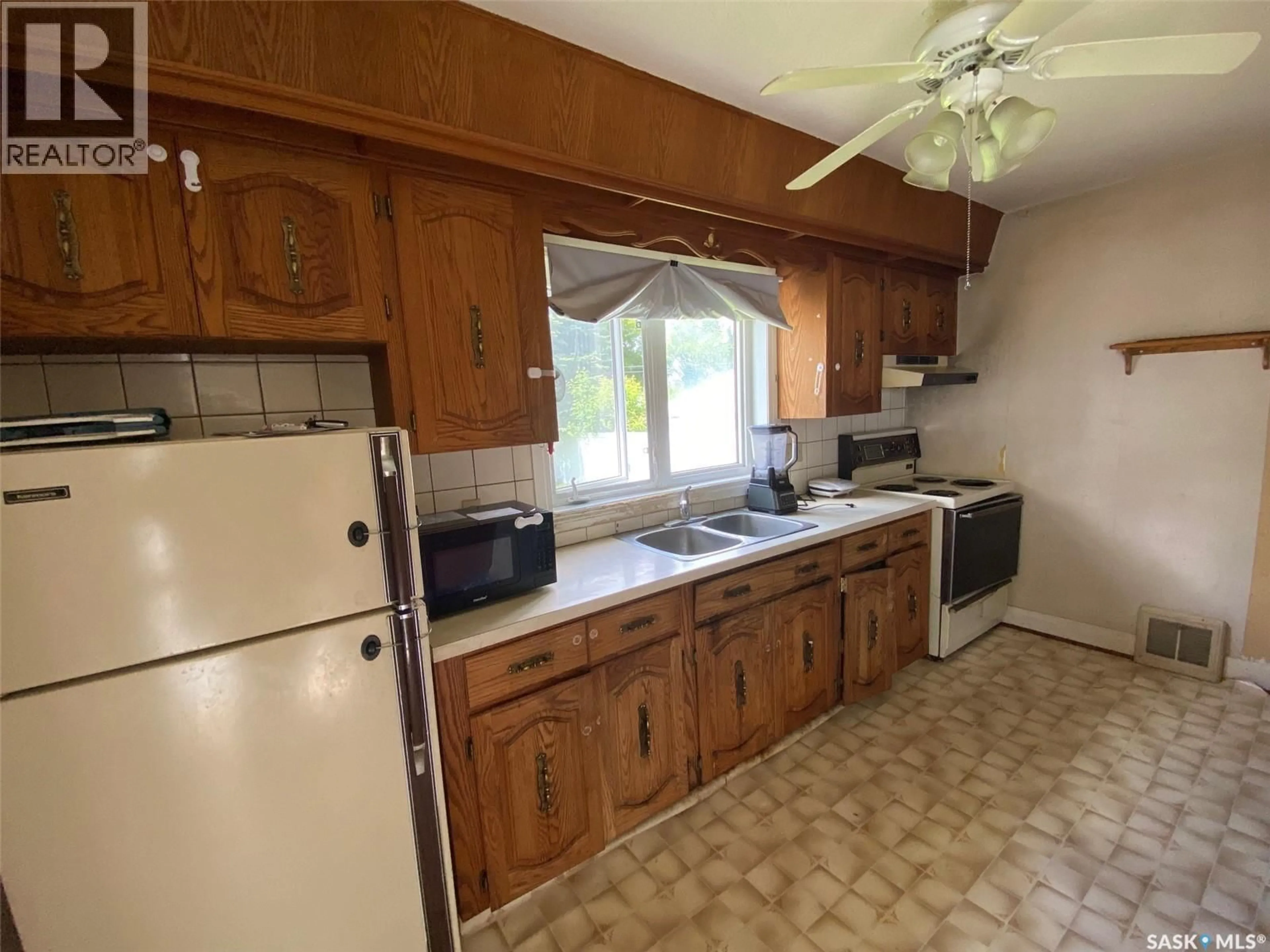 Standard kitchen, unknown for 216 MAPLE AVENUE, Yorkton Saskatchewan S3N2W1