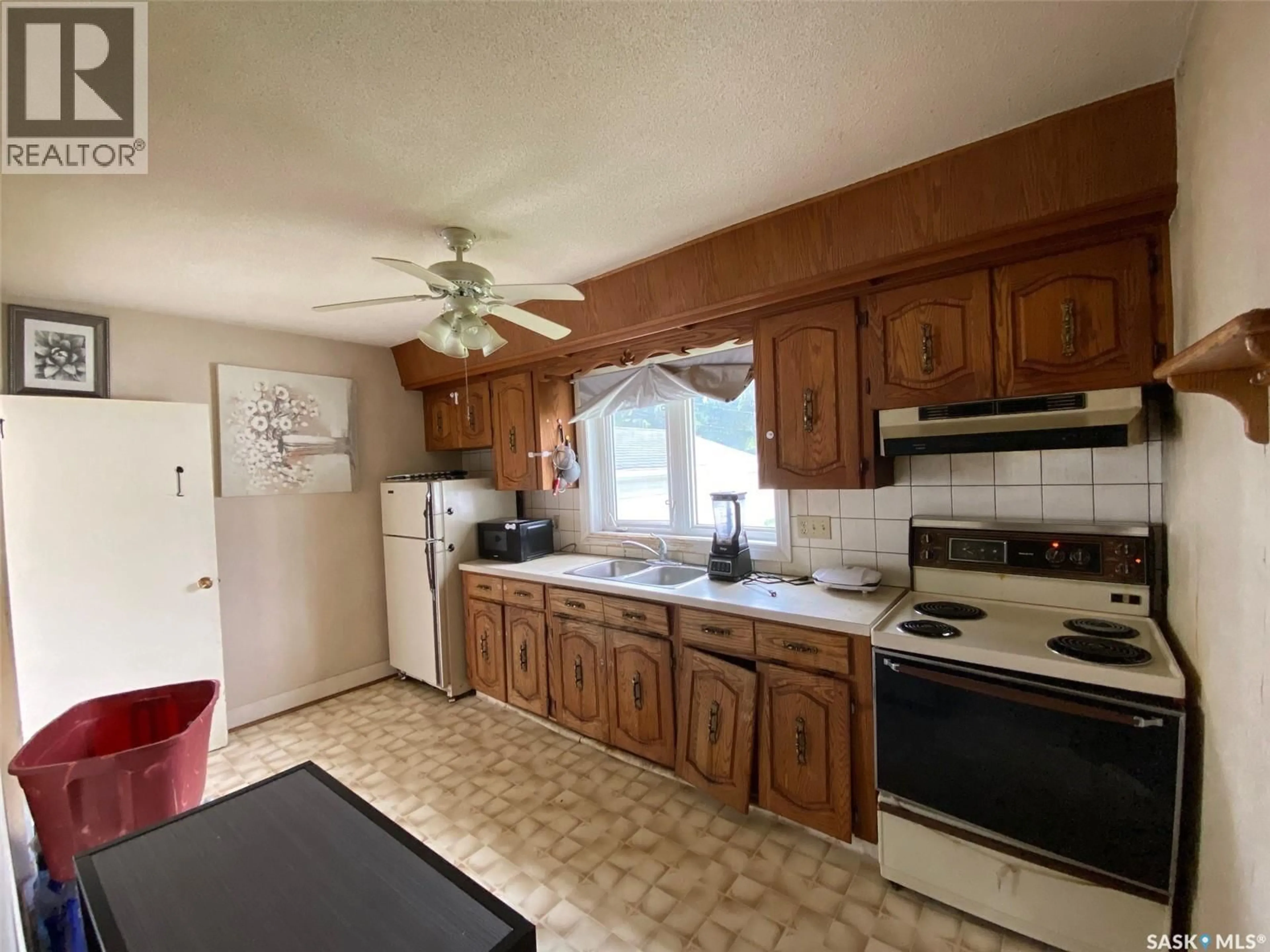 Standard kitchen, unknown for 216 MAPLE AVENUE, Yorkton Saskatchewan S3N2W1
