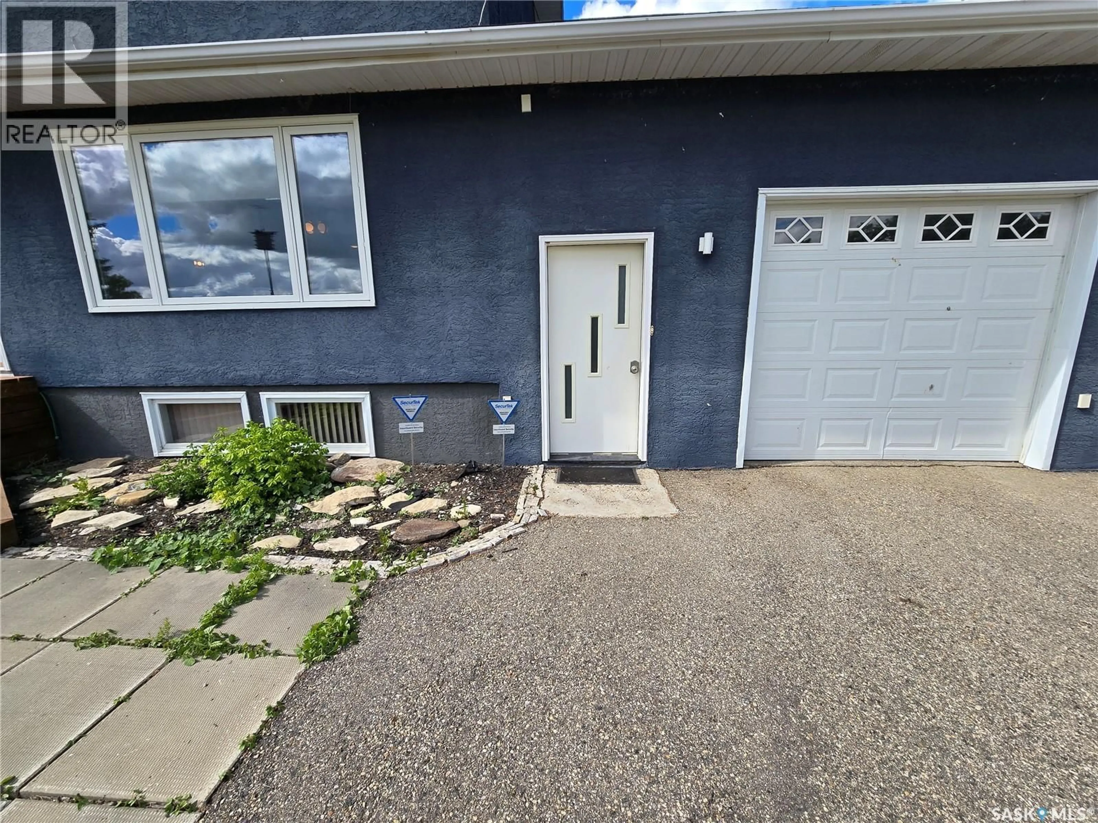 A pic from outside/outdoor area/front of a property/back of a property/a pic from drone, street for MUCHOWSKI ACREAGE, Montmartre Saskatchewan S0G3M0