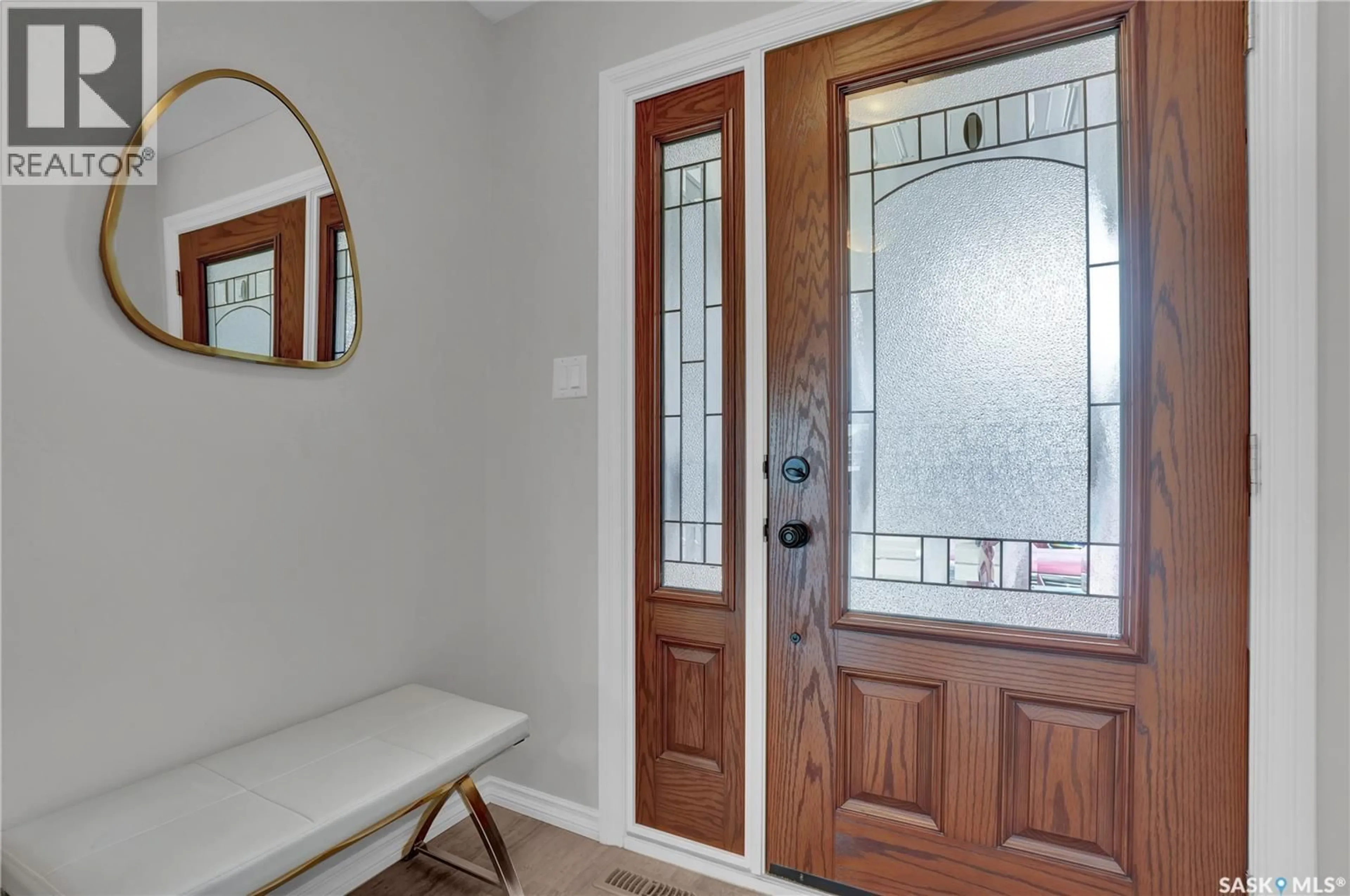 Indoor entryway for 4000 - 336 SANDHILL CRESCENT, Regina Saskatchewan S4V3N4