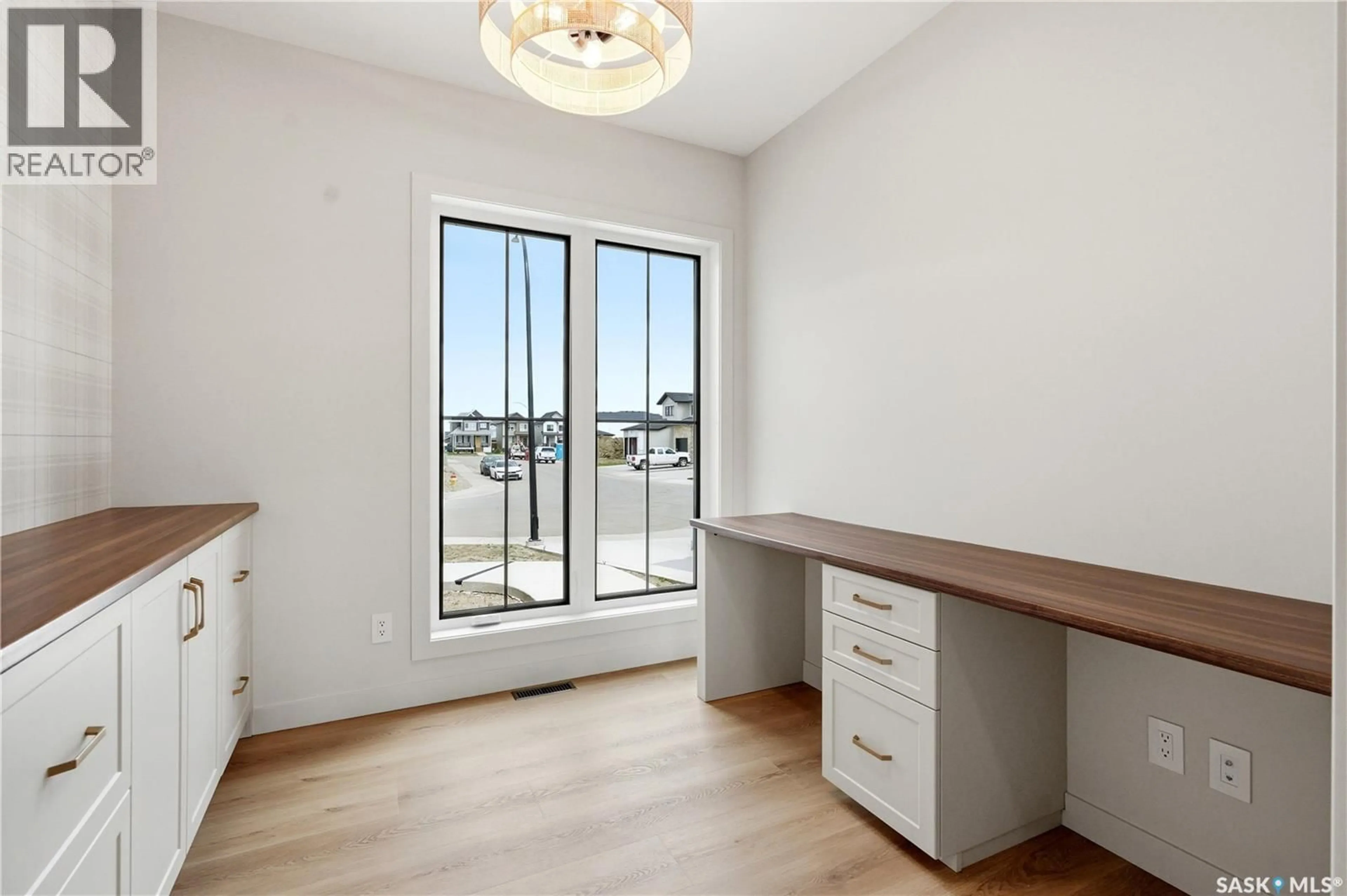 A pic of a room for 638 PEPPER BEND, Saskatoon Saskatchewan S7V1T1