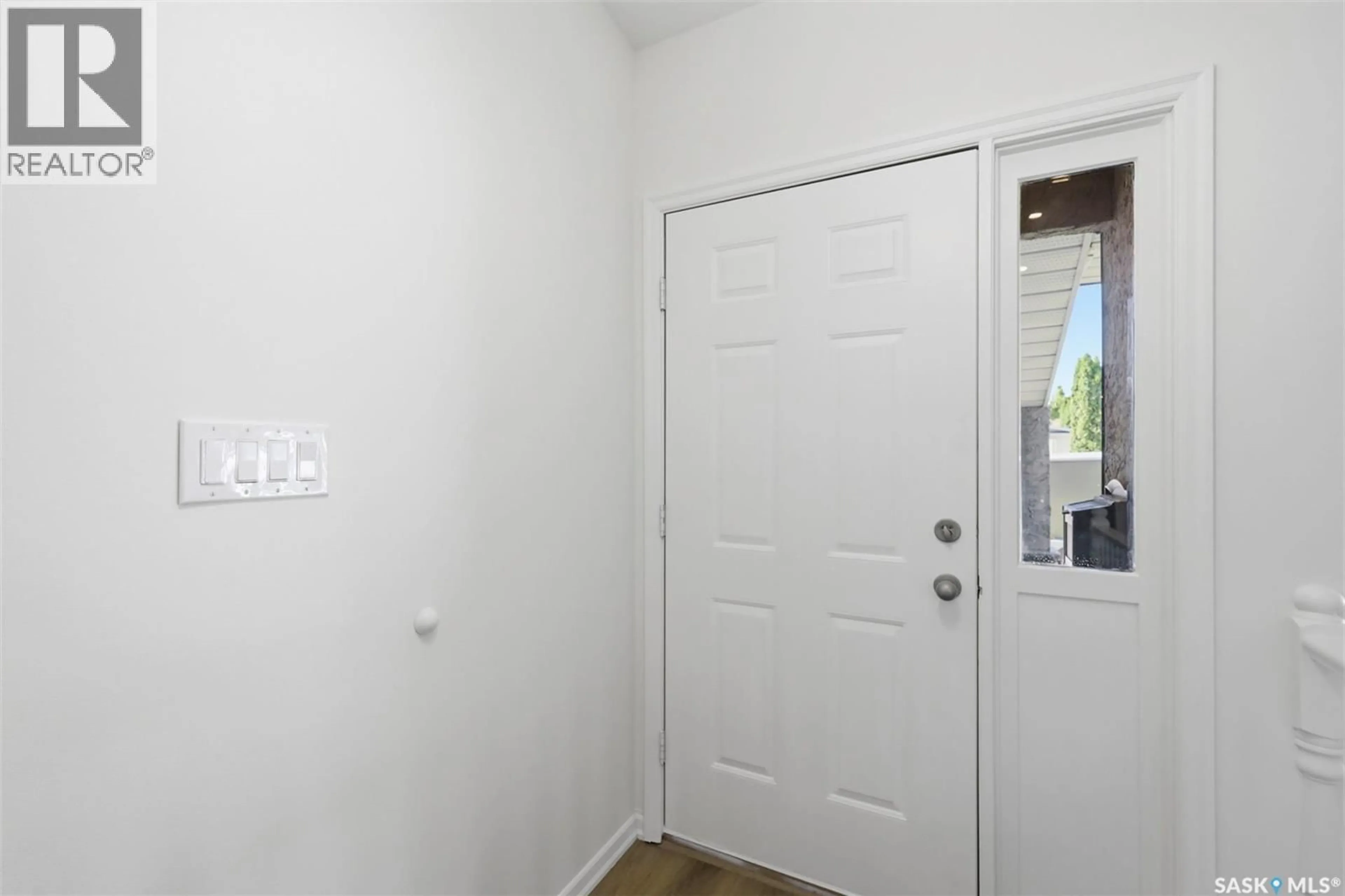 Indoor entryway for 235 BRONSON WAY, Saskatoon Saskatchewan S7J5E5