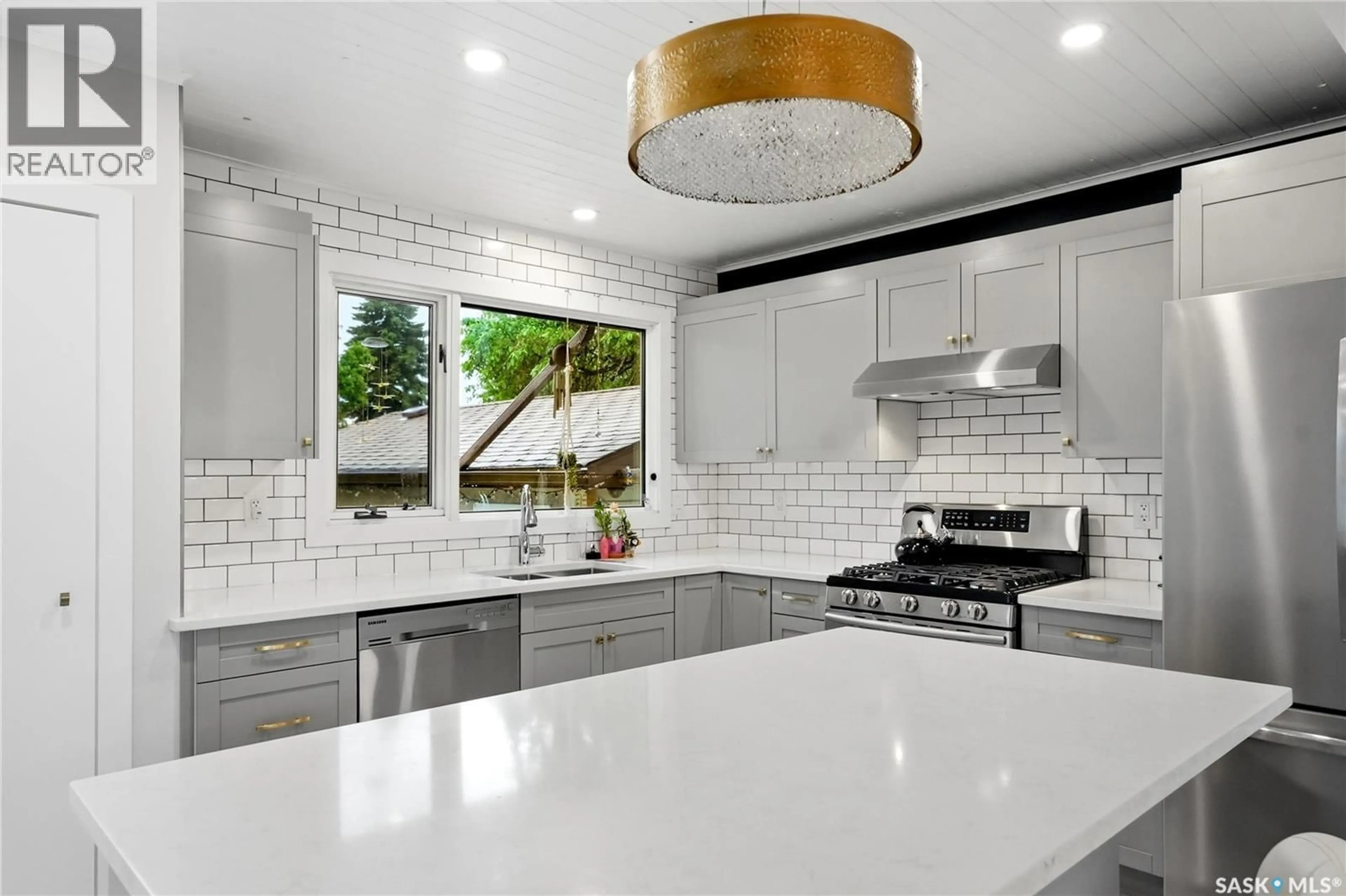 Contemporary kitchen, ceramic/tile floor for 120 RUPERT DRIVE, Saskatoon Saskatchewan S7K1B3