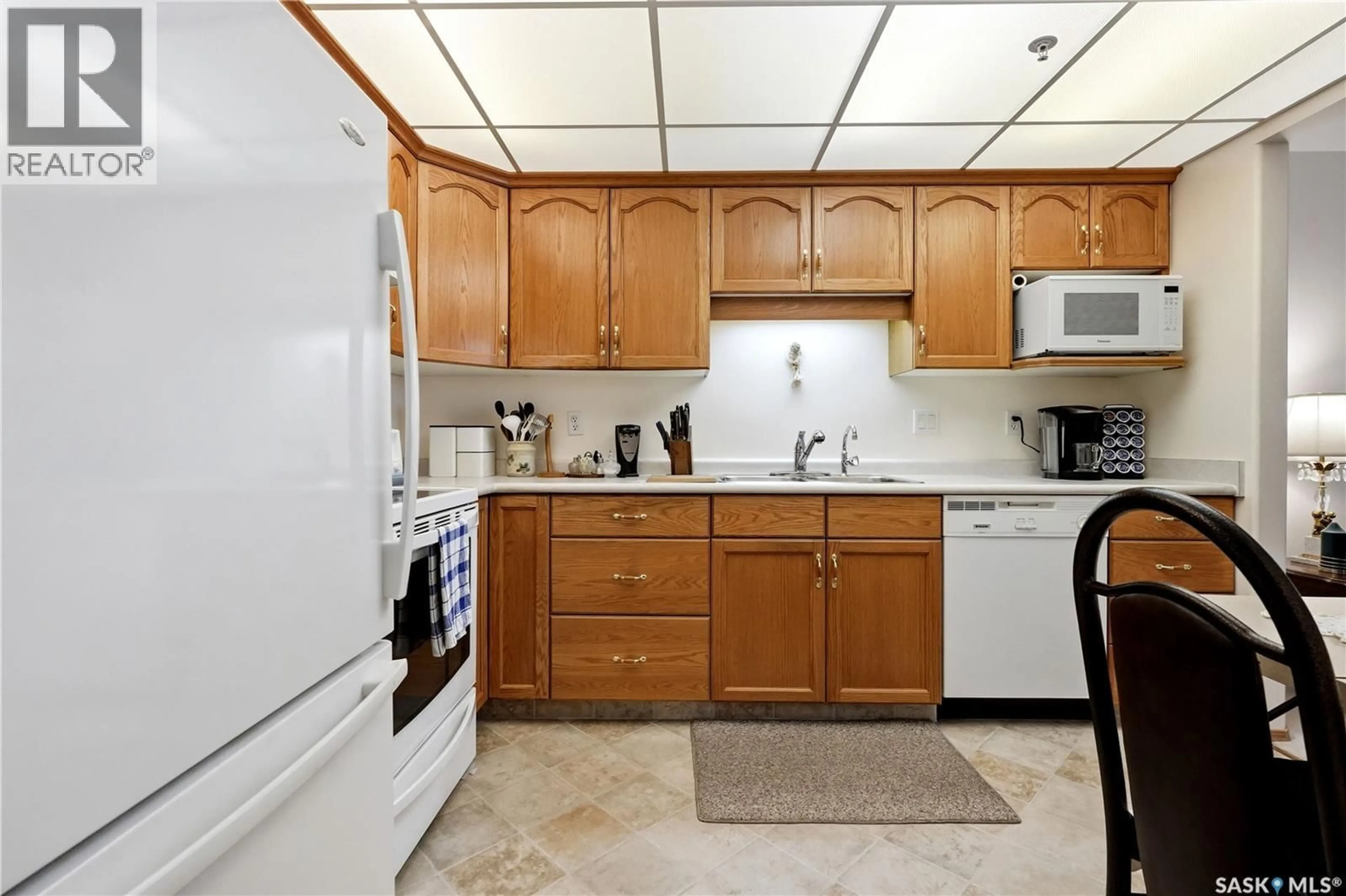 Standard kitchen, ceramic/tile floor for 106 2550 25TH AVENUE, Regina Saskatchewan S4S4E6