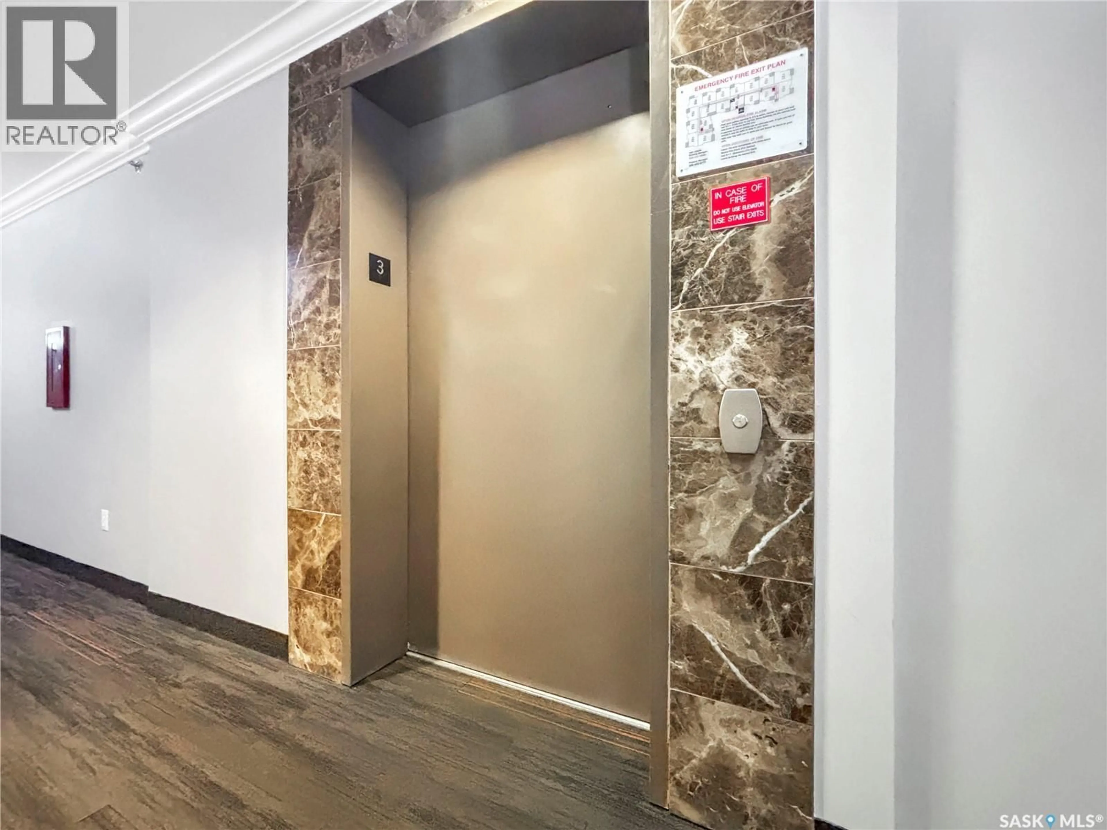 Indoor foyer for 326 - 310 HEROLD ROAD, Saskatoon Saskatchewan S7V0A2