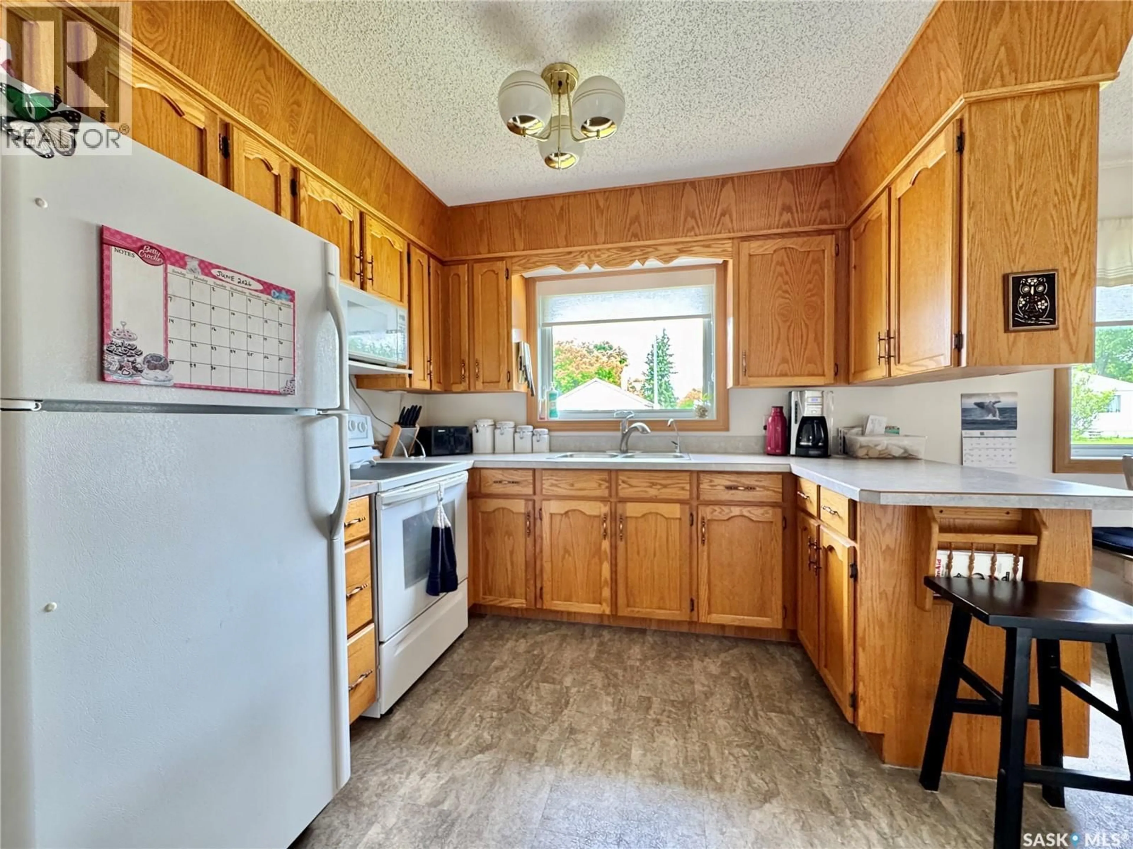 Standard kitchen, unknown for 136 DARLINGTON STREET, Yorkton Saskatchewan S3N0E1