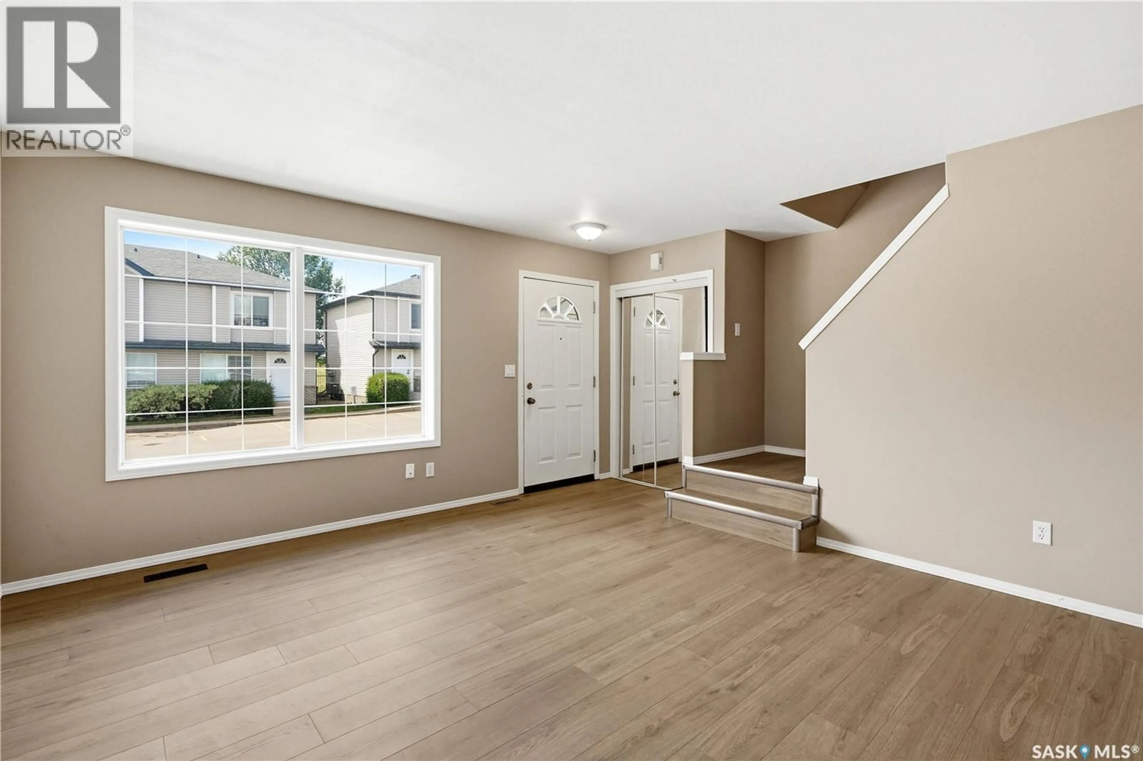Indoor entryway for 670 - 219 KENDERDINE ROAD, Saskatoon Saskatchewan S7N4W3