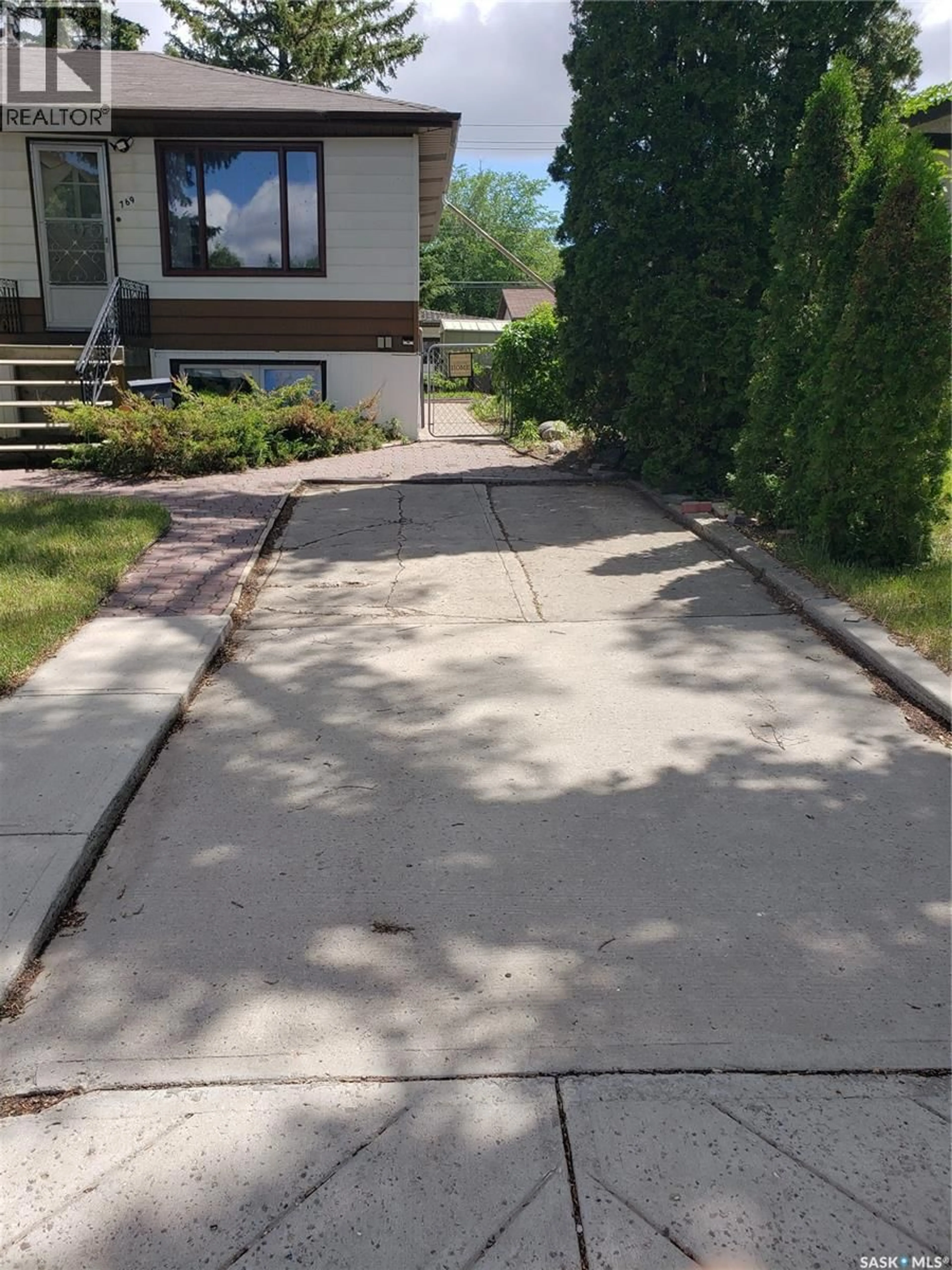 Patio, street for 769 QUEEN STREET, Regina Saskatchewan S4T4A4