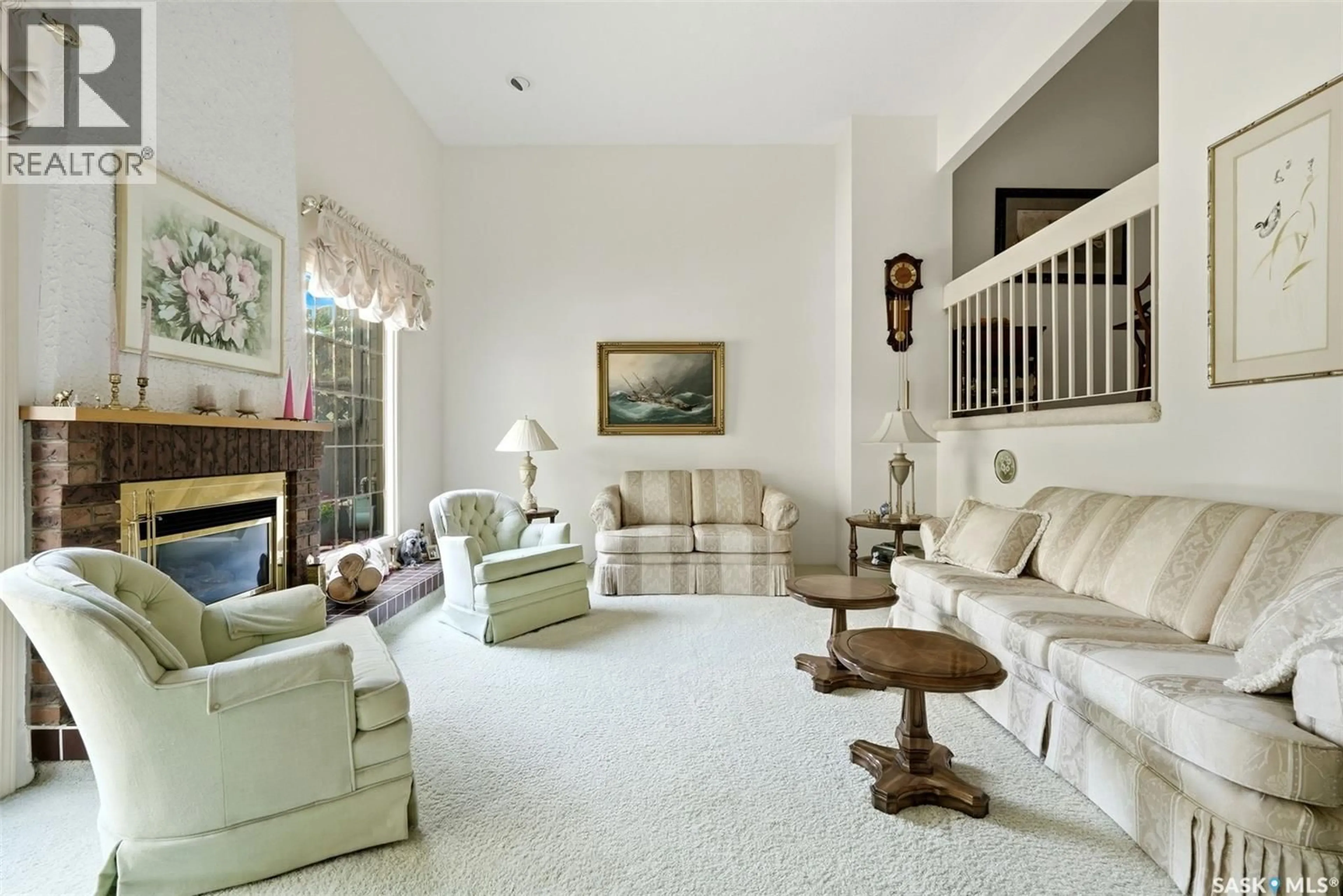 Living room with furniture, carpet floor for 95 QUINCY DRIVE, Regina Saskatchewan S4S6L9