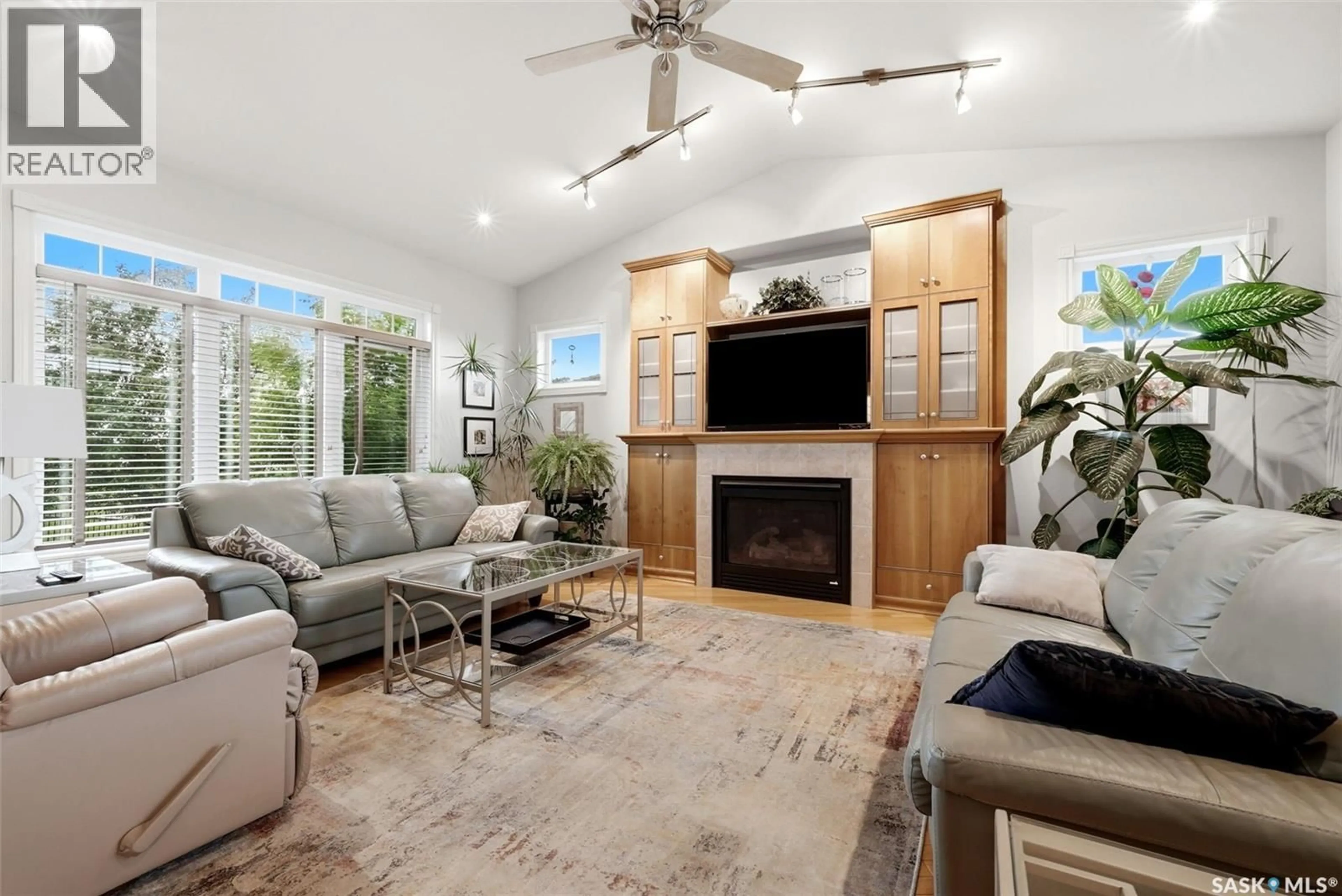 Living room with furniture, unknown for 12 ST ANDREWS BAY, Edenwold Rm No.158 Saskatchewan S4L1A2