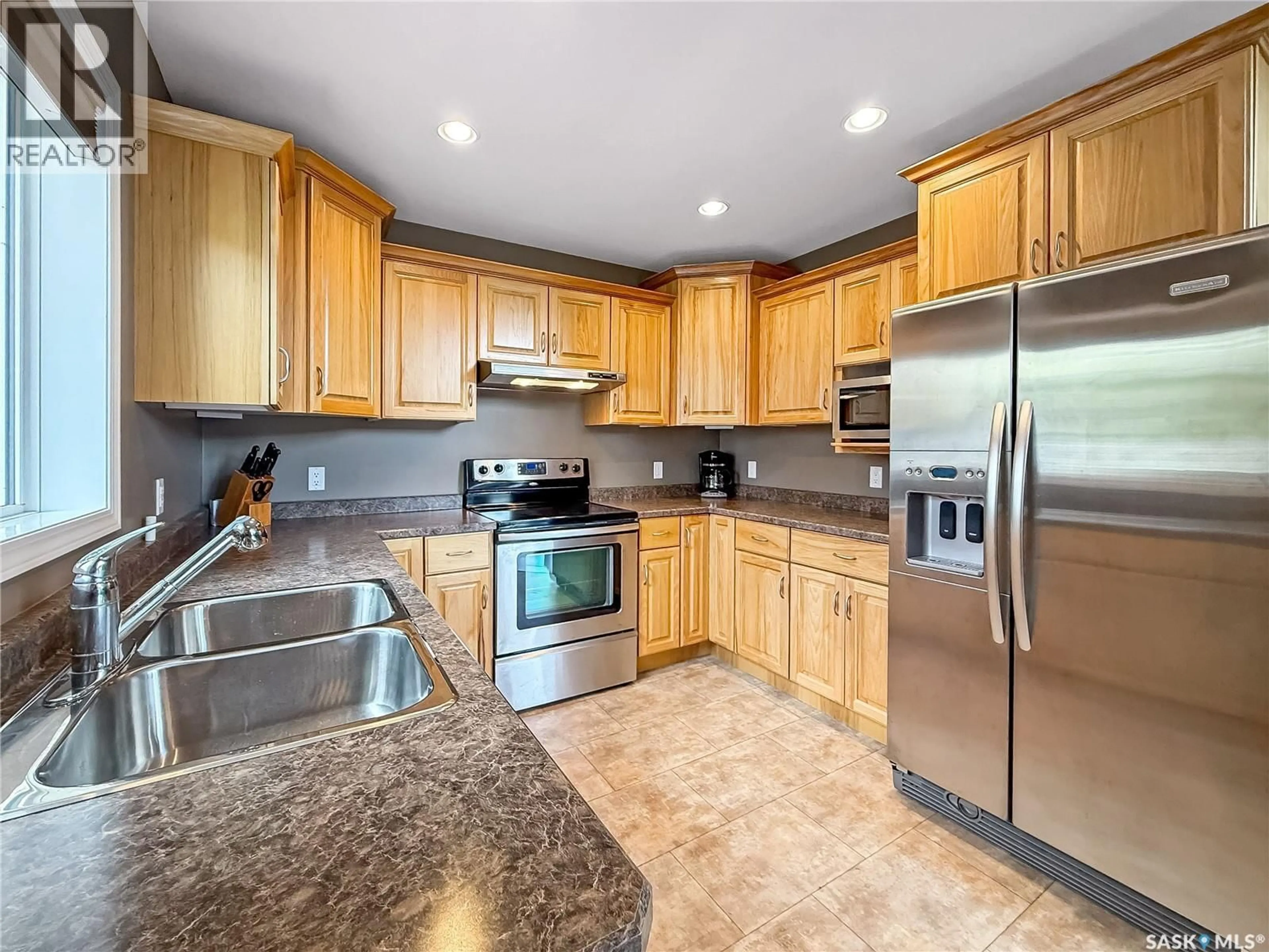 Standard kitchen, ceramic/tile floor for 5 RED WILLOW CRESCENT, Candle Lake Saskatchewan S0J3E0