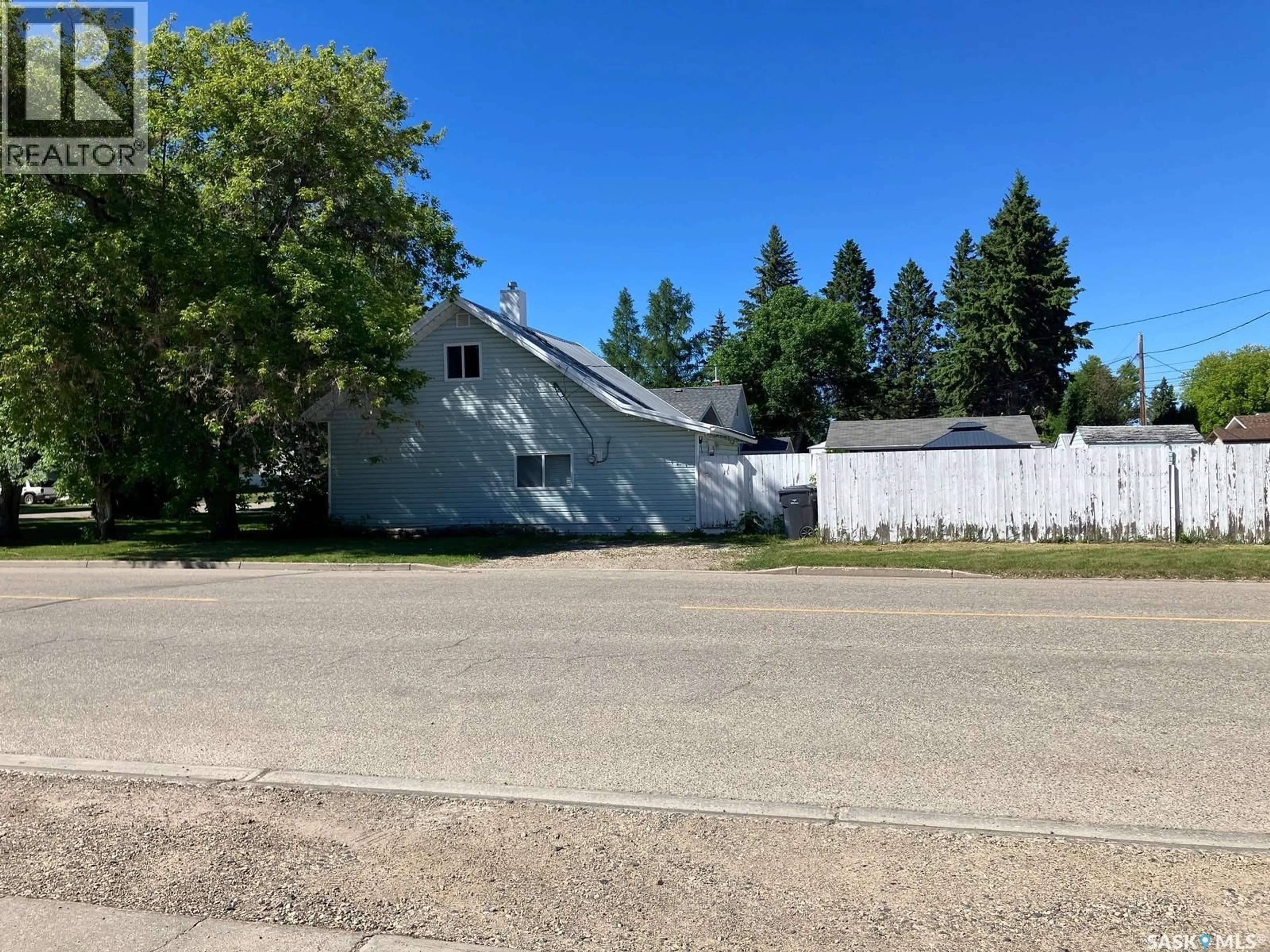 Unknown for 911 1ST STREET, Nipawin Saskatchewan S0E1E0