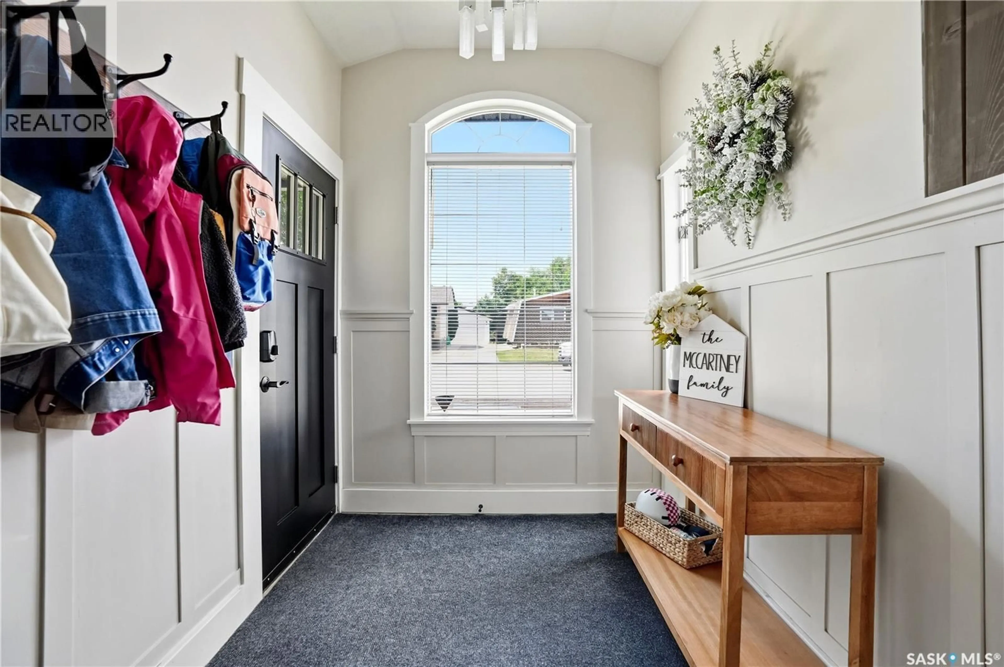 Indoor entryway for 1388 PRINCE CRESCENT, Moose Jaw Saskatchewan S6H6E5