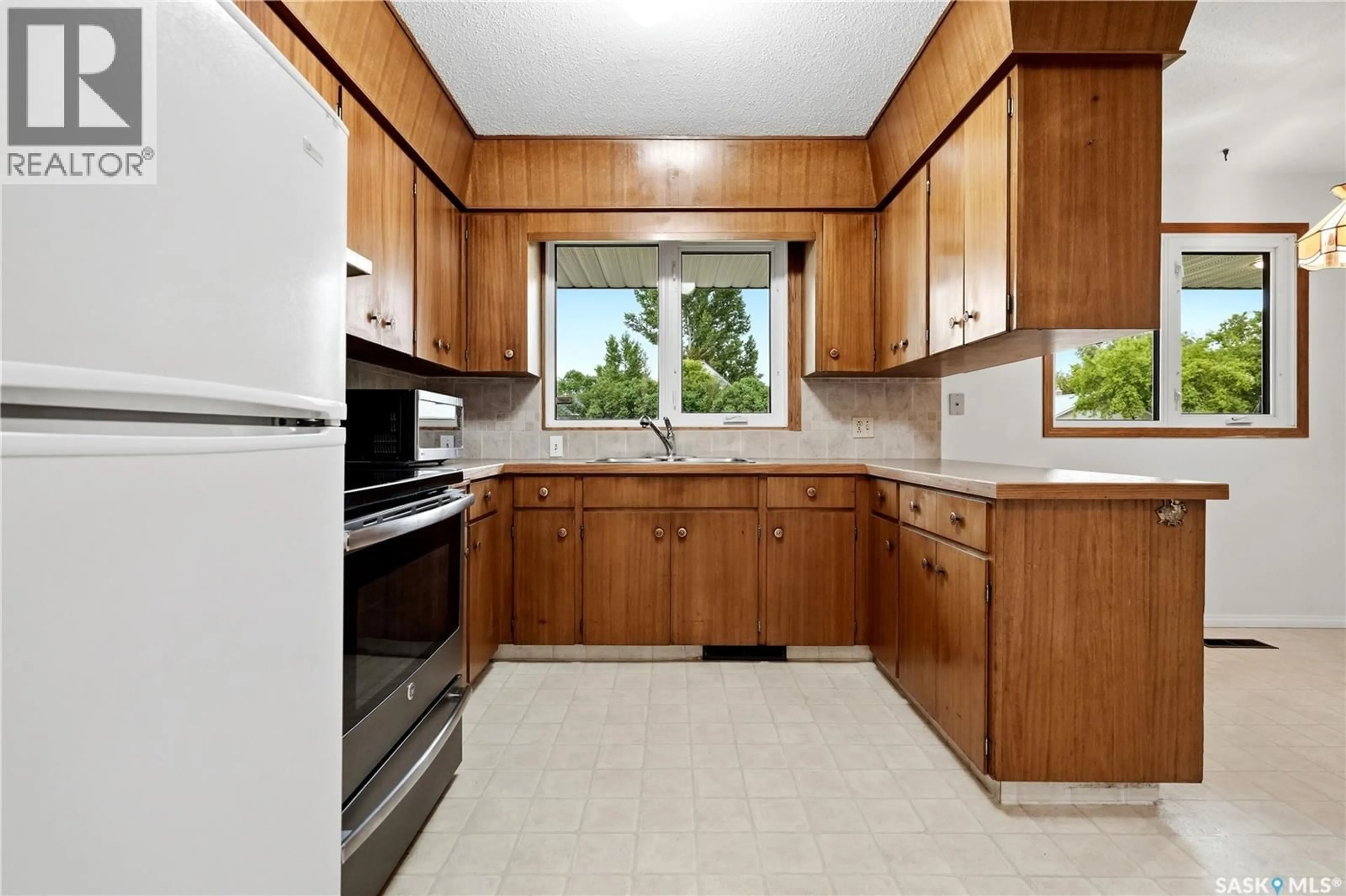 Standard kitchen, ceramic/tile floor for 74 MAIN STREET, Fillmore Saskatchewan S0G1N0