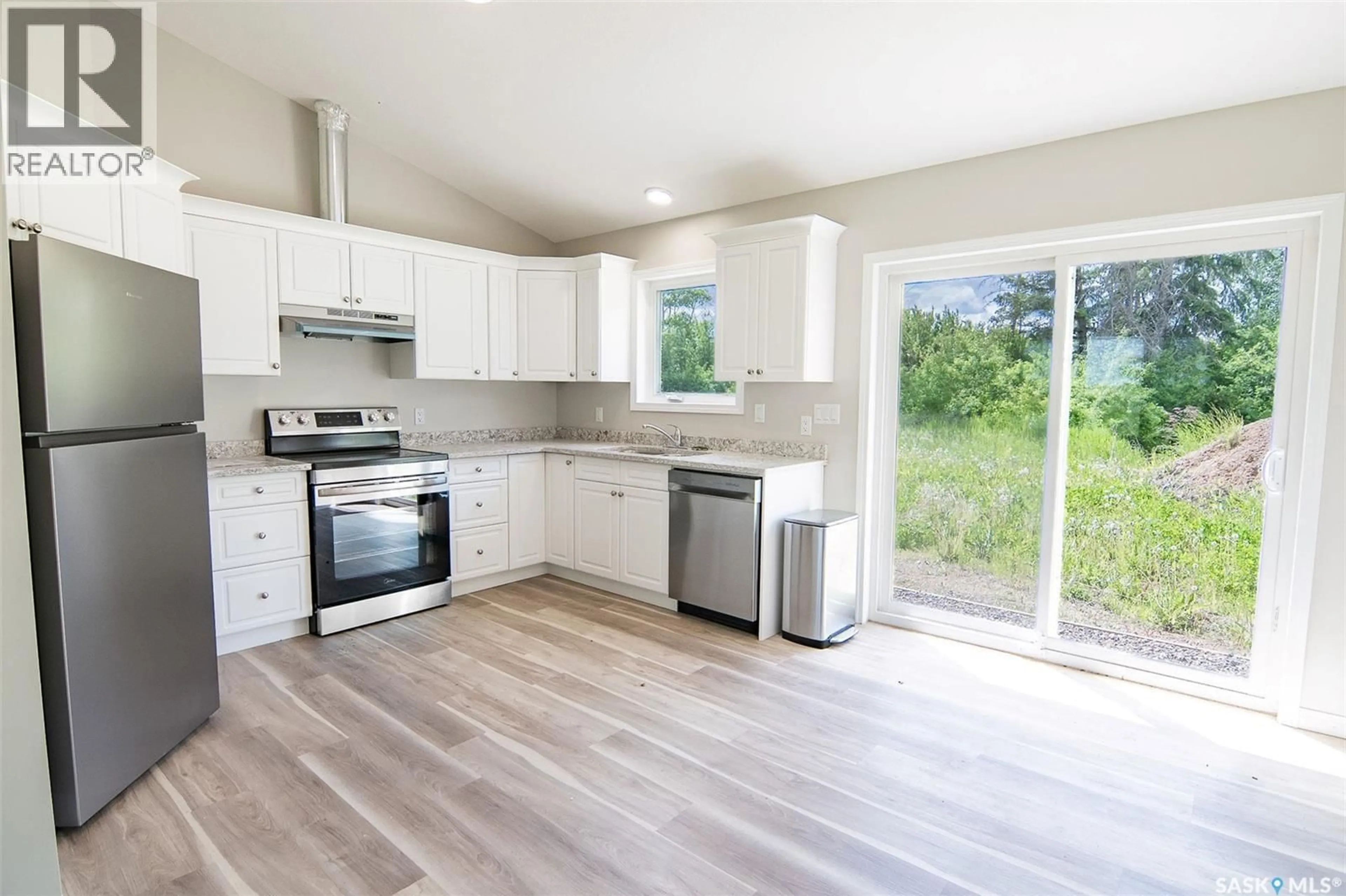 Open concept kitchen, unknown for 304 RAILWAY AVENUE, Garden River Rm No. 490 Saskatchewan S0J1T0
