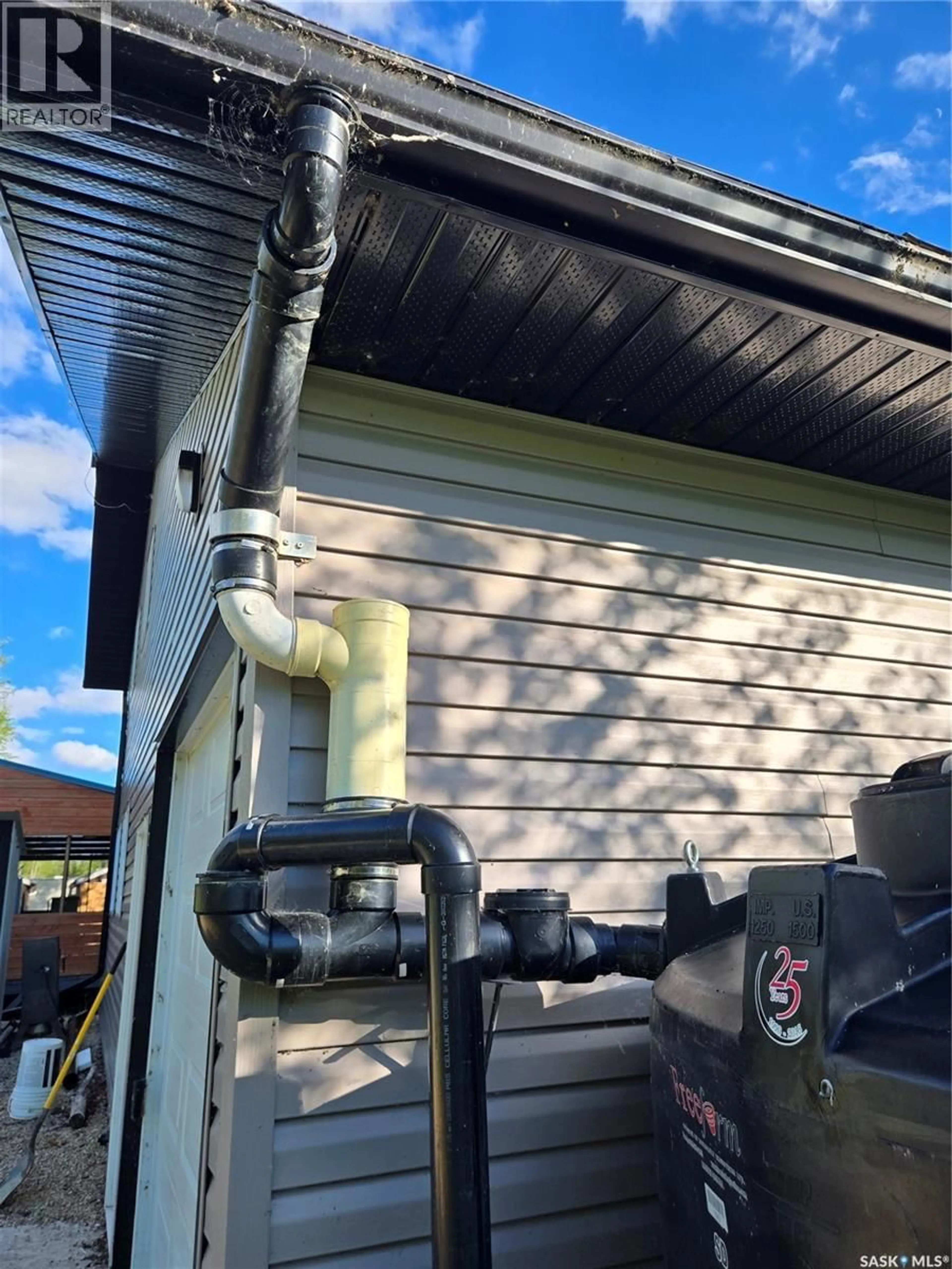Home with vinyl exterior material, street for 7 LAKEVIEW DRIVE, Northern Admin District Saskatchewan S0P0A0