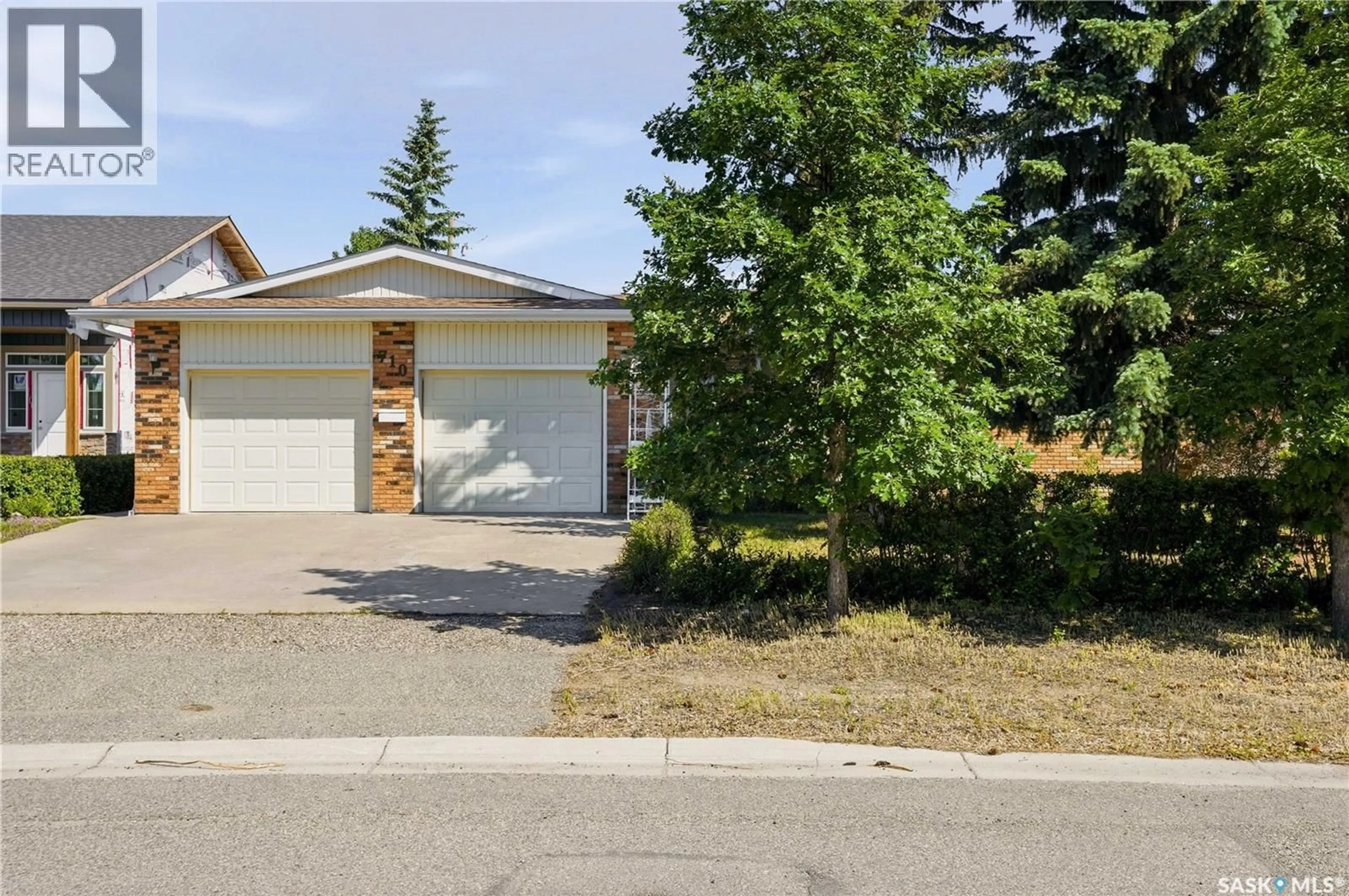 Unknown for 710 3RD AVENUE, Pilot Butte Saskatchewan S0G0H5