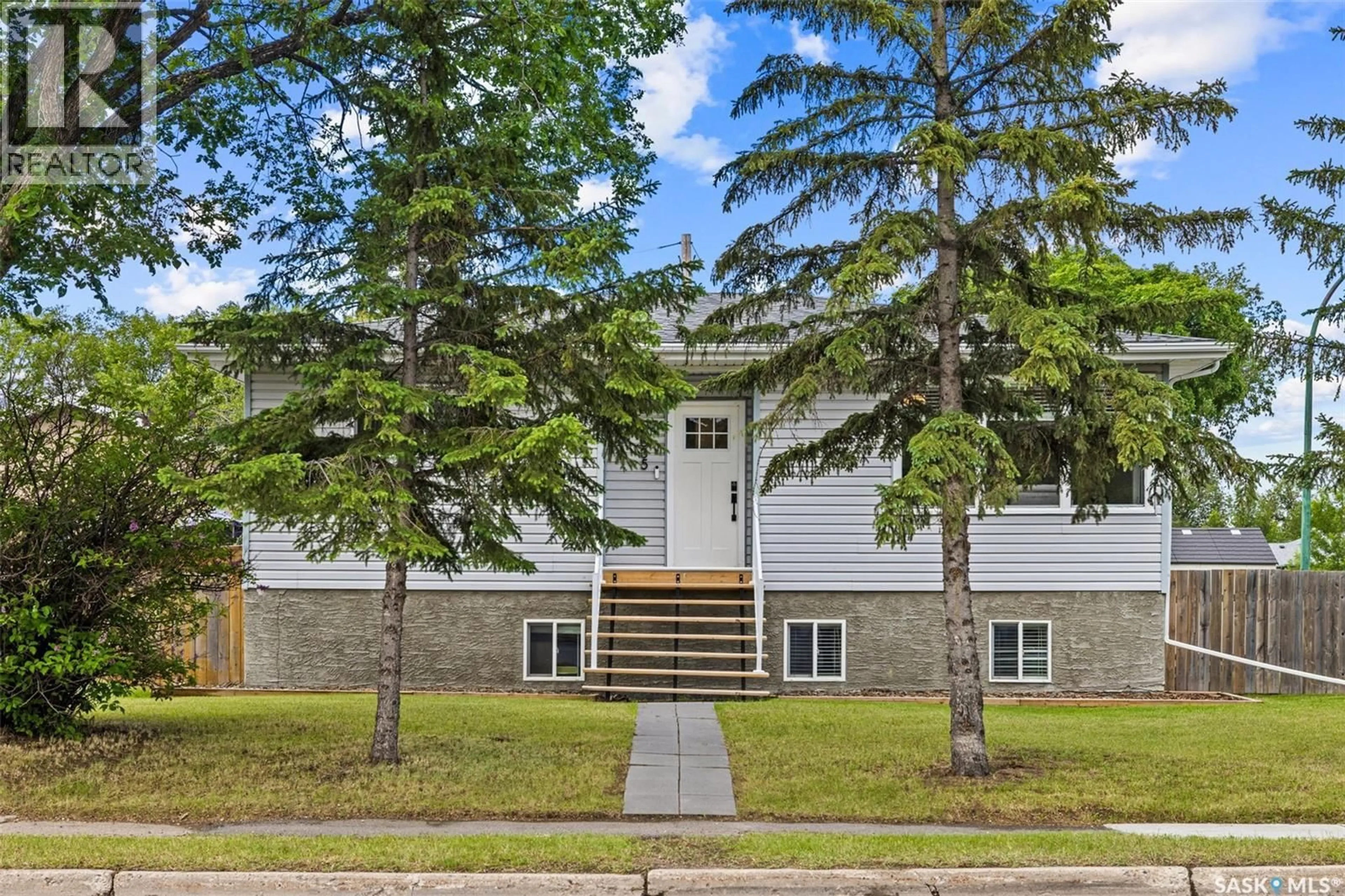 Unknown for 4835 7TH AVENUE, Regina Saskatchewan S4T0R8
