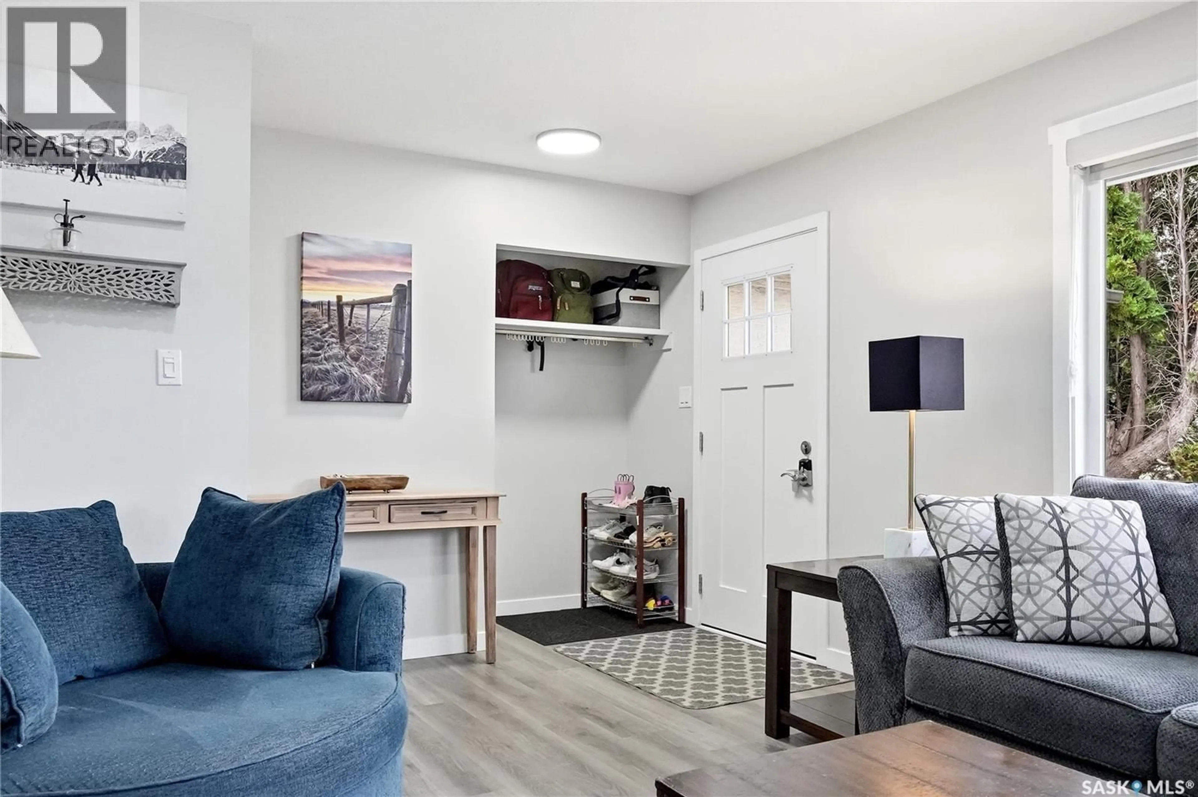 Indoor entryway for 3345 MOUNTBATTEN STREET, Saskatoon Saskatchewan S7M3T8