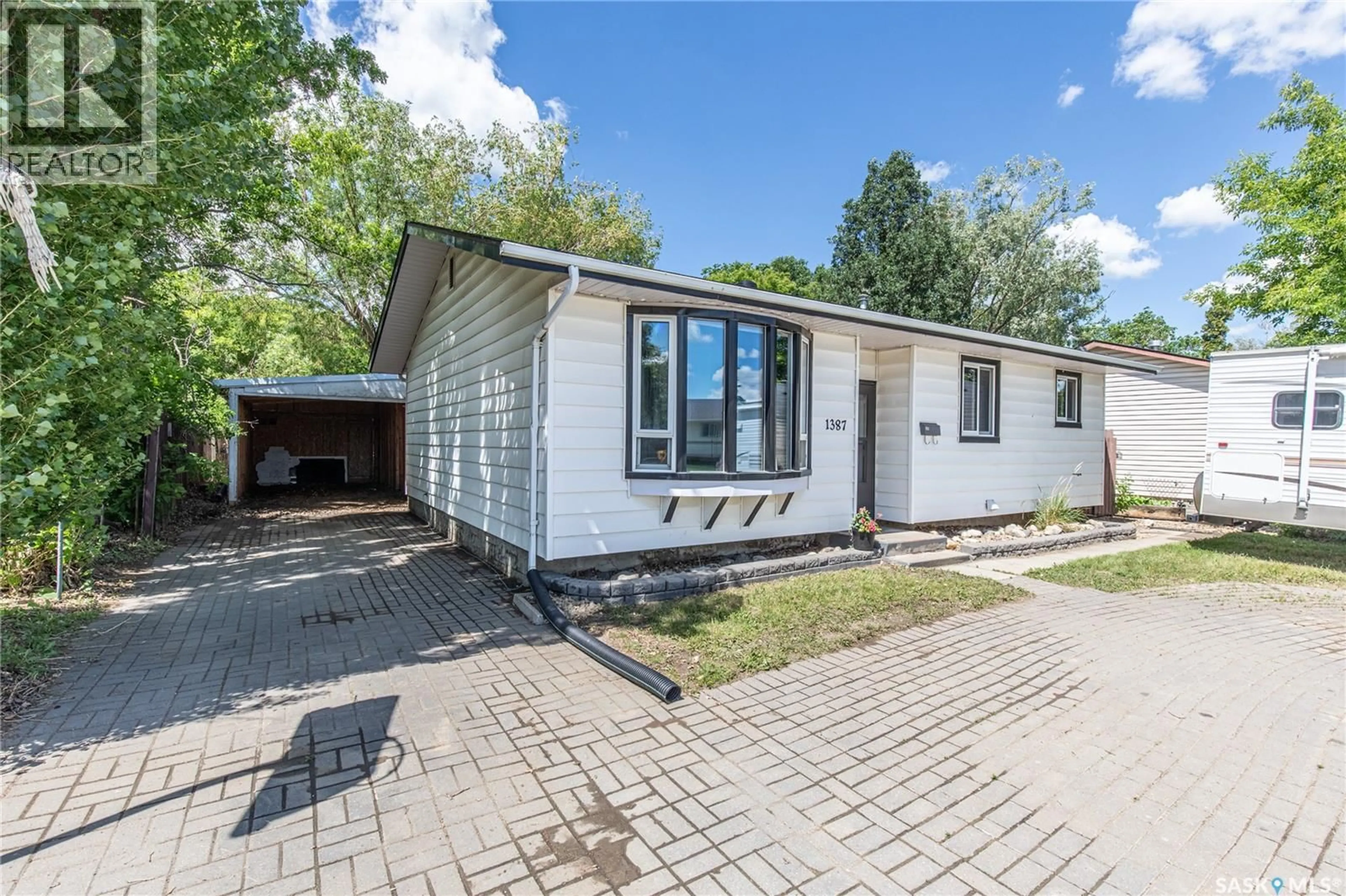 Unknown for 1387 MANITOU CRESCENT, Moose Jaw Saskatchewan S6H7C5