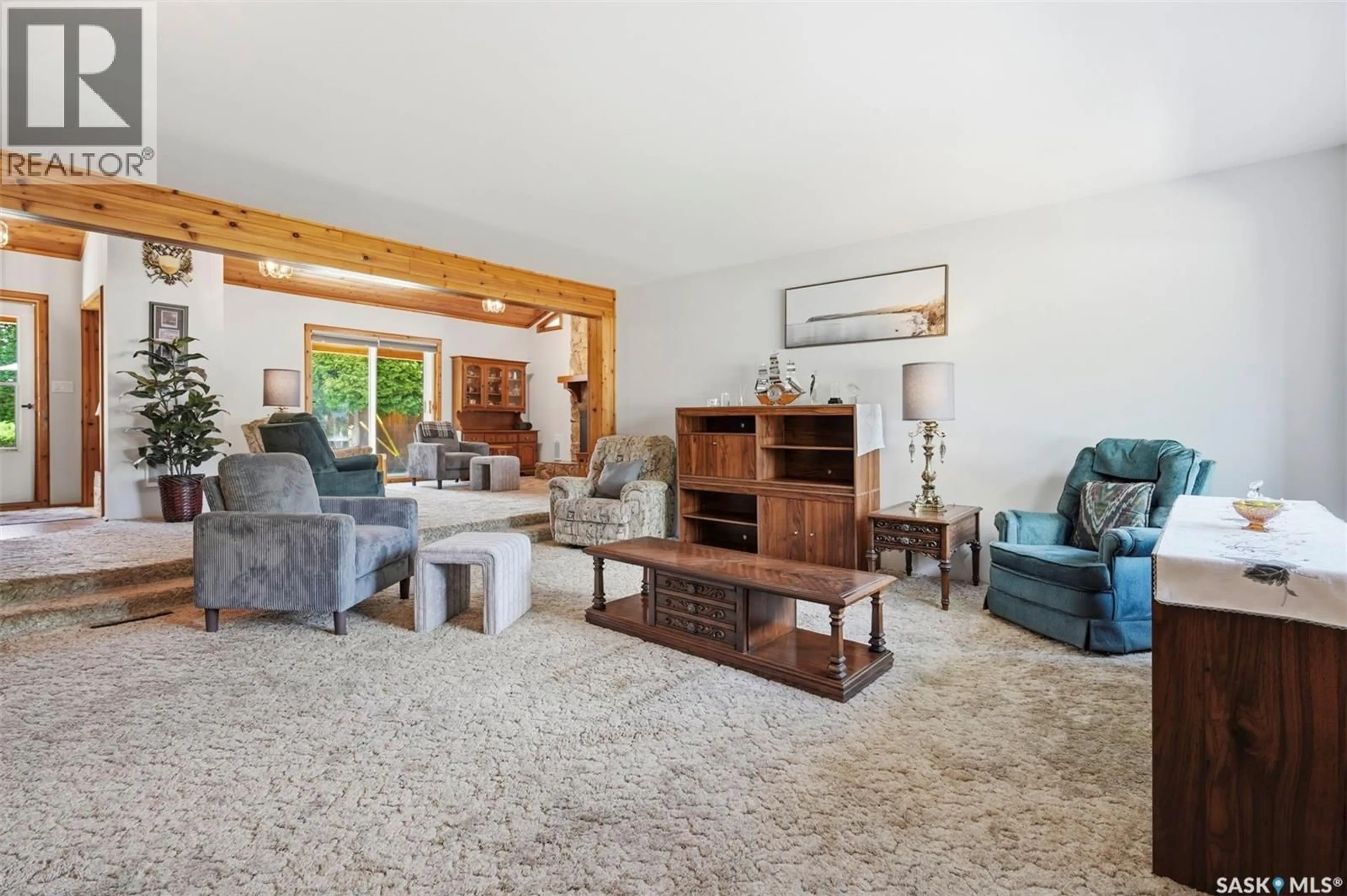 Living room with furniture, unknown for 2607 DUFFERIN AVENUE, Saskatoon Saskatchewan S7J1C7