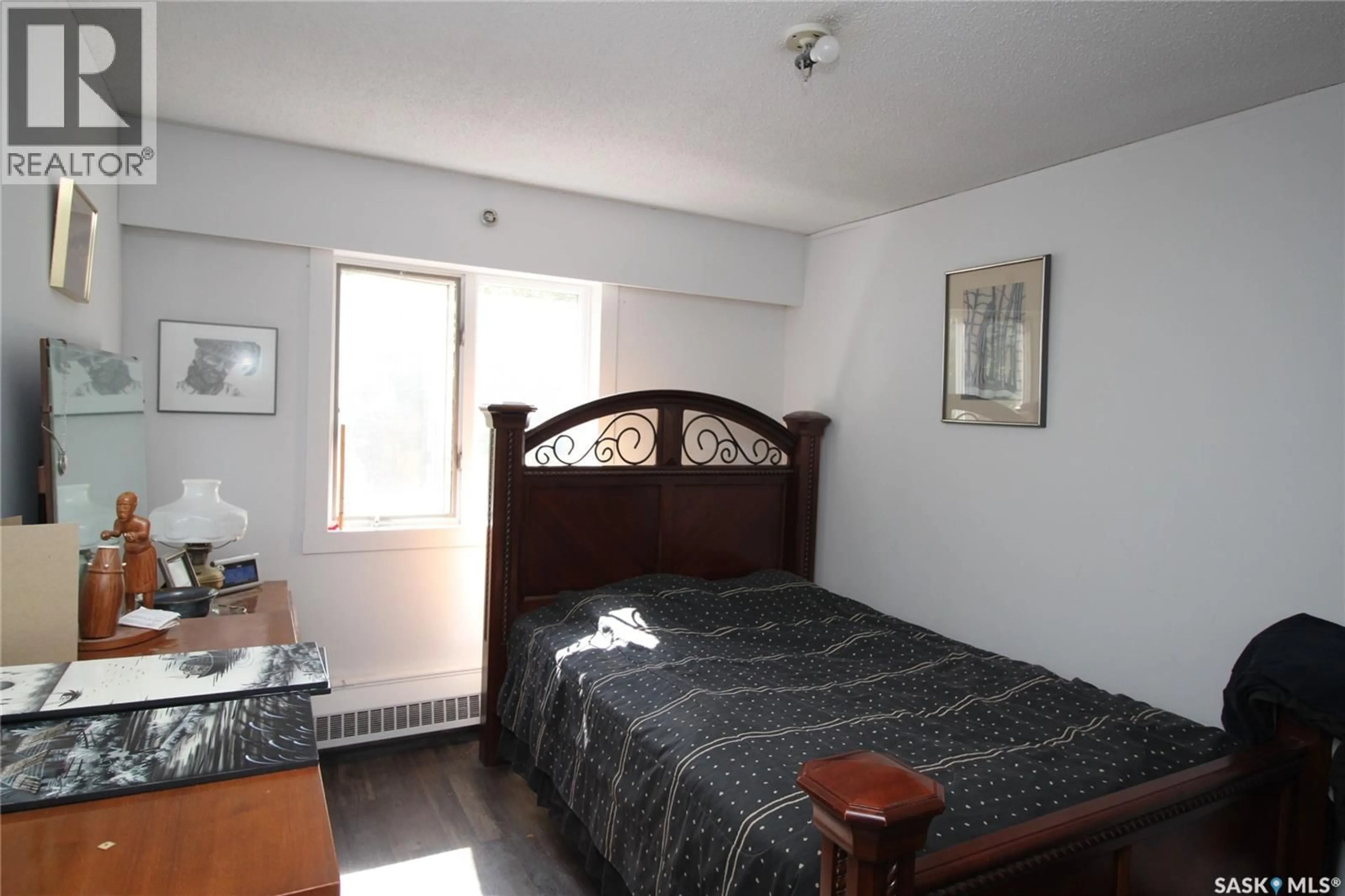Bedroom with bed, unknown for 205 - 537 4TH AVENUE, Saskatoon Saskatchewan S7K2M6