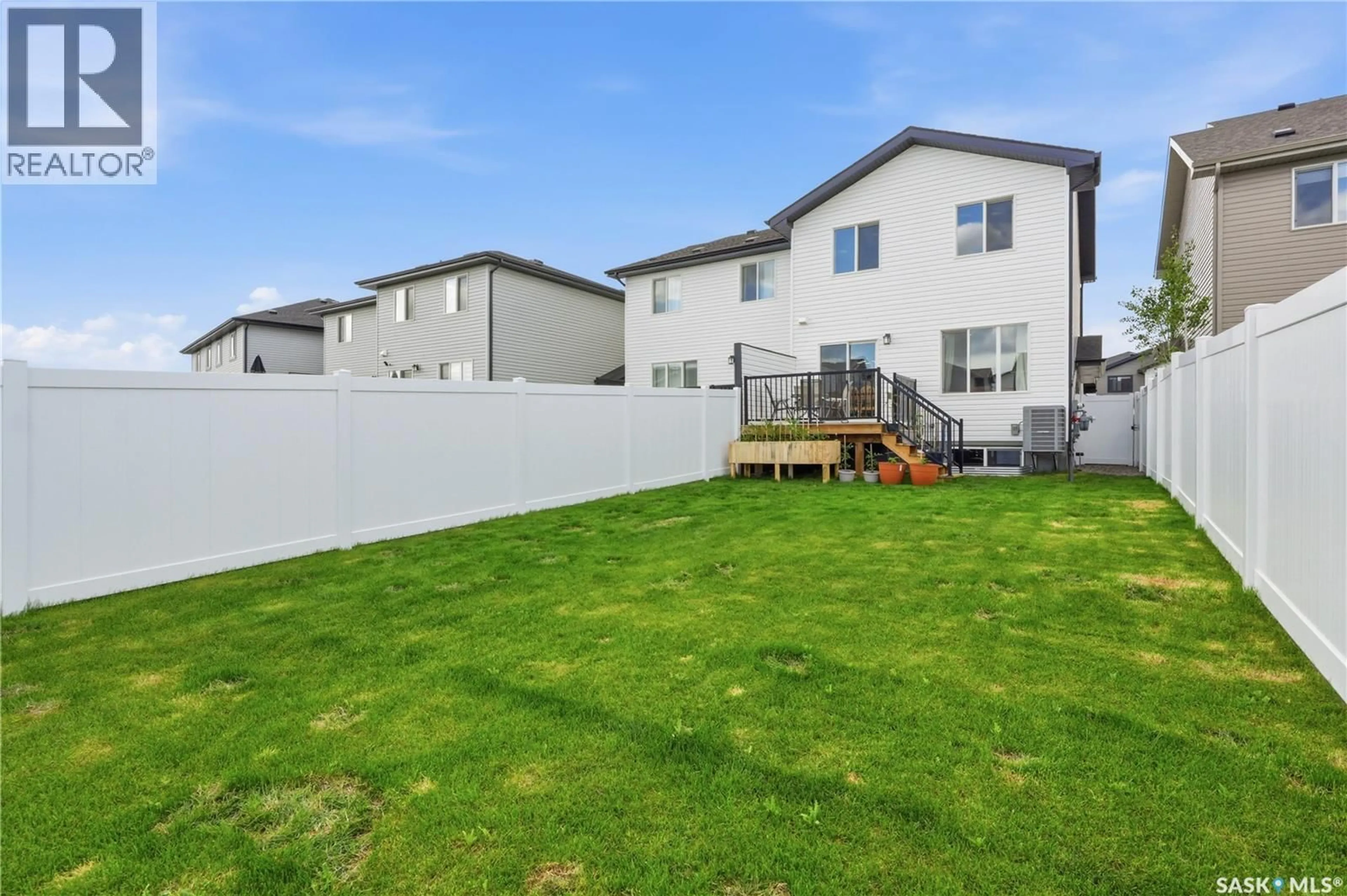 A pic from outside/outdoor area/front of a property/back of a property/a pic from drone, unknown for 440 MYLES HEIDT MANOR, Saskatoon Saskatchewan S7W0Z4