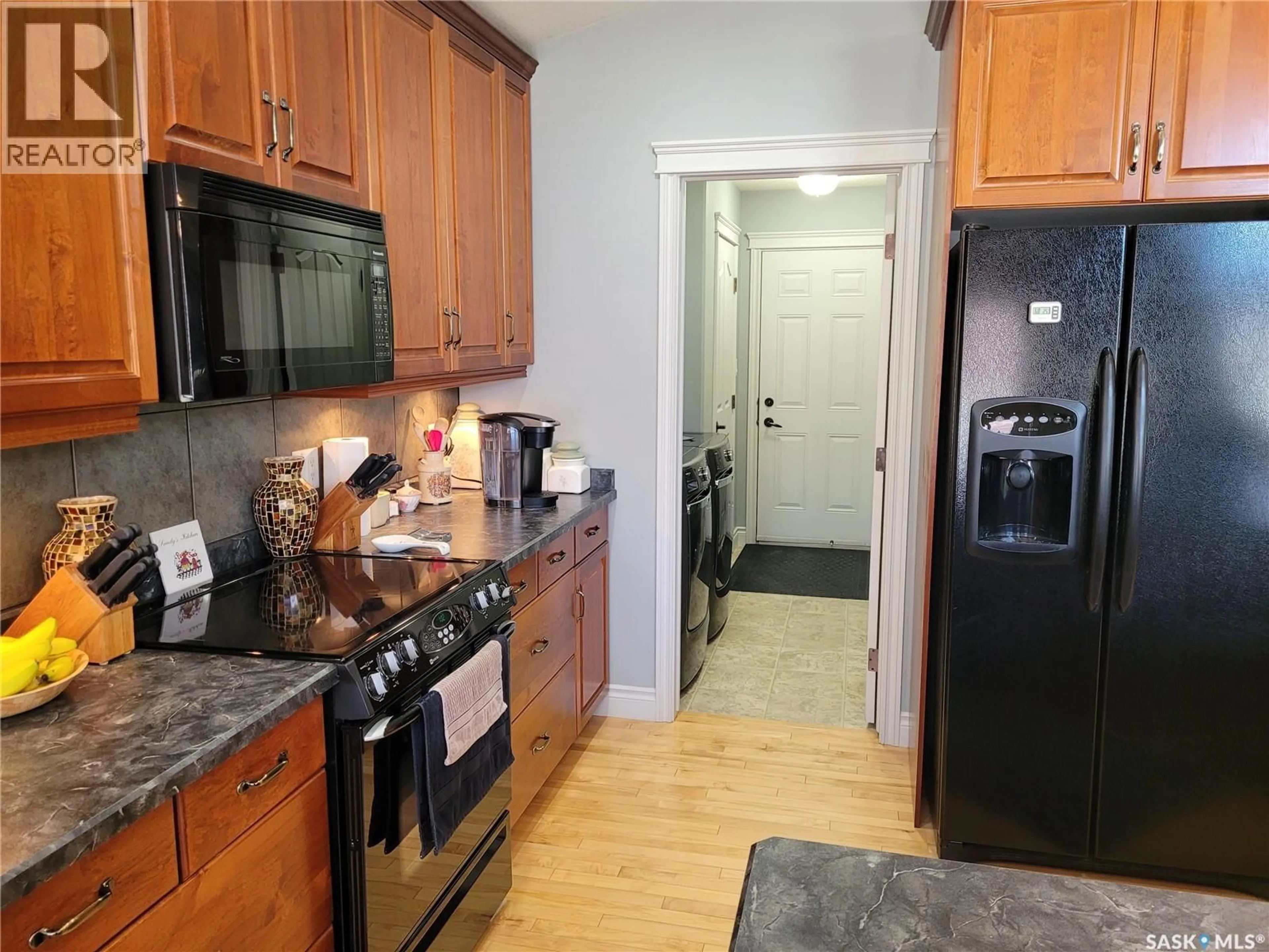 Standard kitchen, unknown for 406 BOLTON PLACE, Saskatoon Saskatchewan S7T0A2