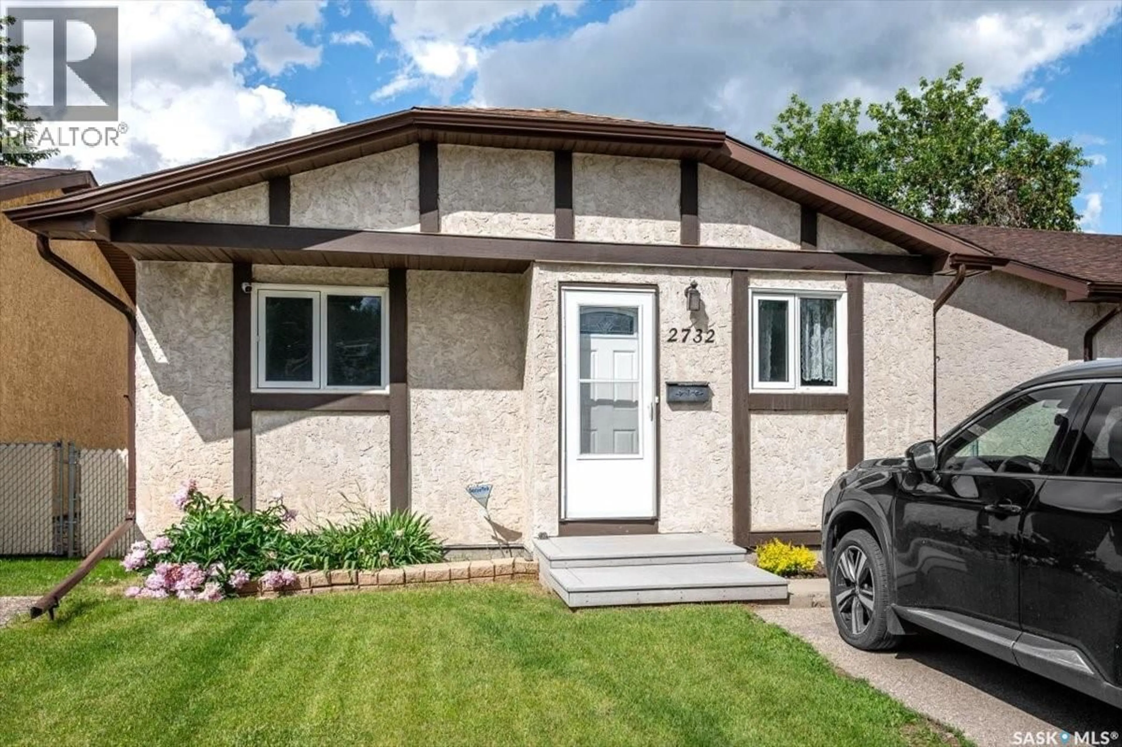 Home with vinyl exterior material, street for 2732 SHOOTER DRIVE, Regina Saskatchewan S4V0Y7