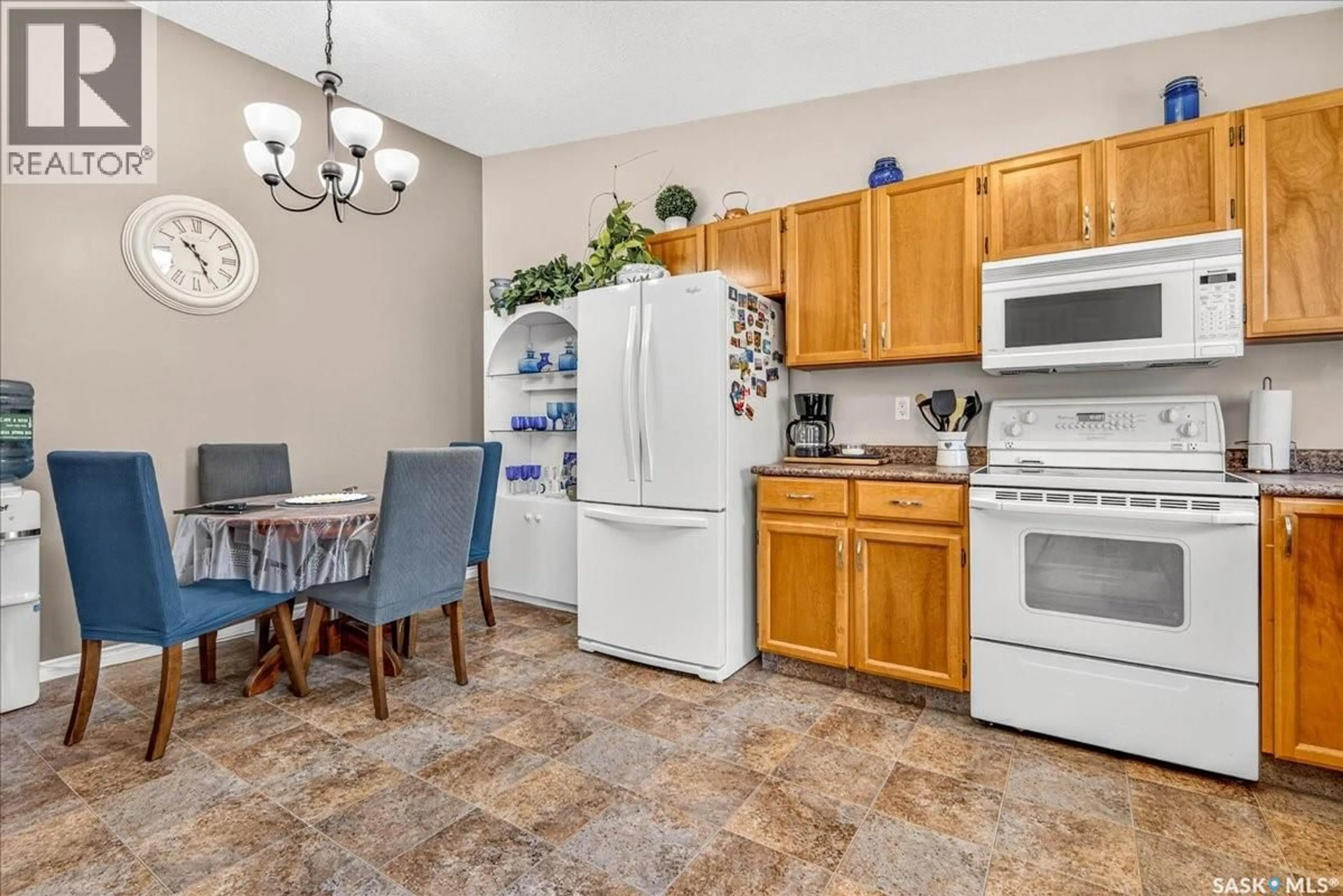 Standard kitchen, ceramic/tile floor for 2732 SHOOTER DRIVE, Regina Saskatchewan S4V0Y7