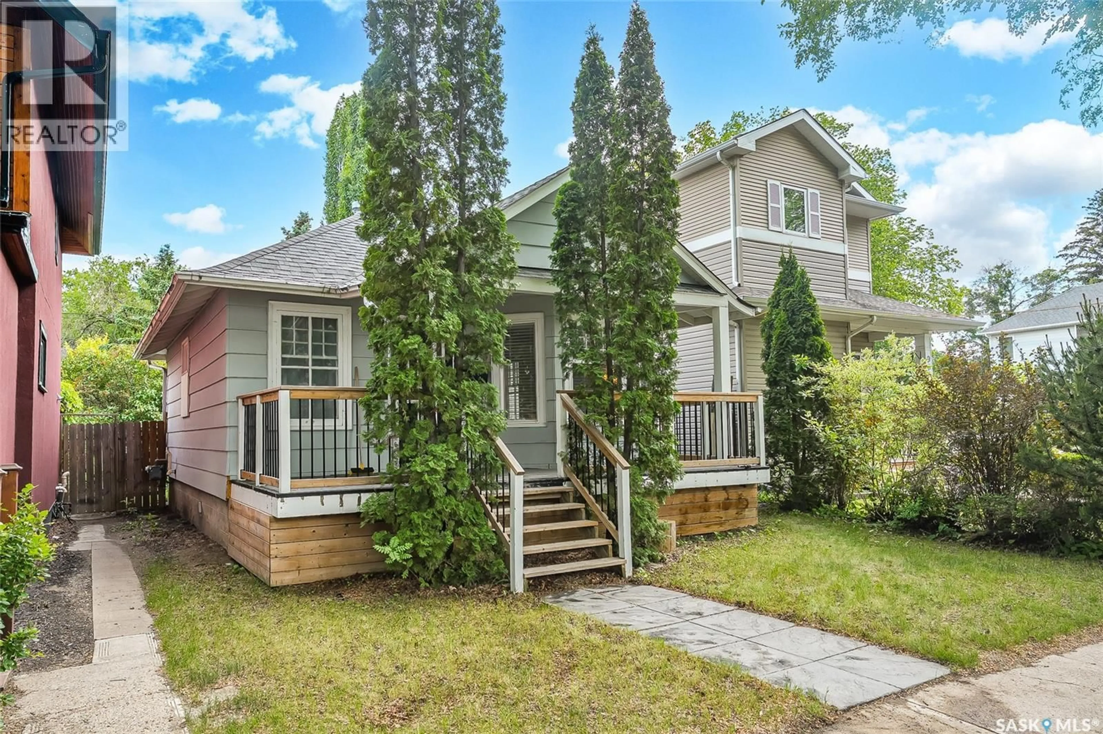 Unknown for 902 10TH STREET, Saskatoon Saskatchewan S7H0H5