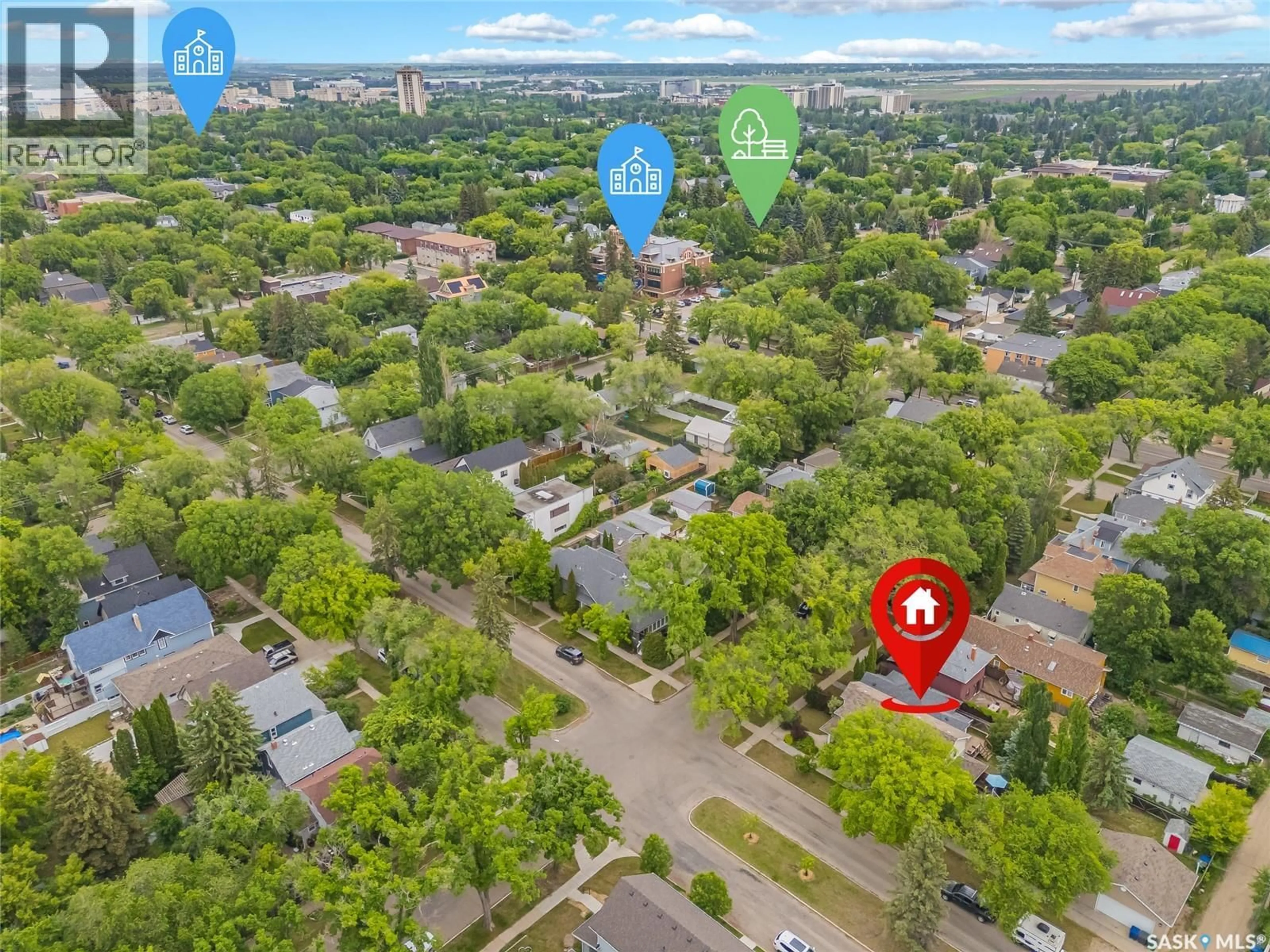 A pic from outside/outdoor area/front of a property/back of a property/a pic from drone, street for 902 10TH STREET, Saskatoon Saskatchewan S7H0H5