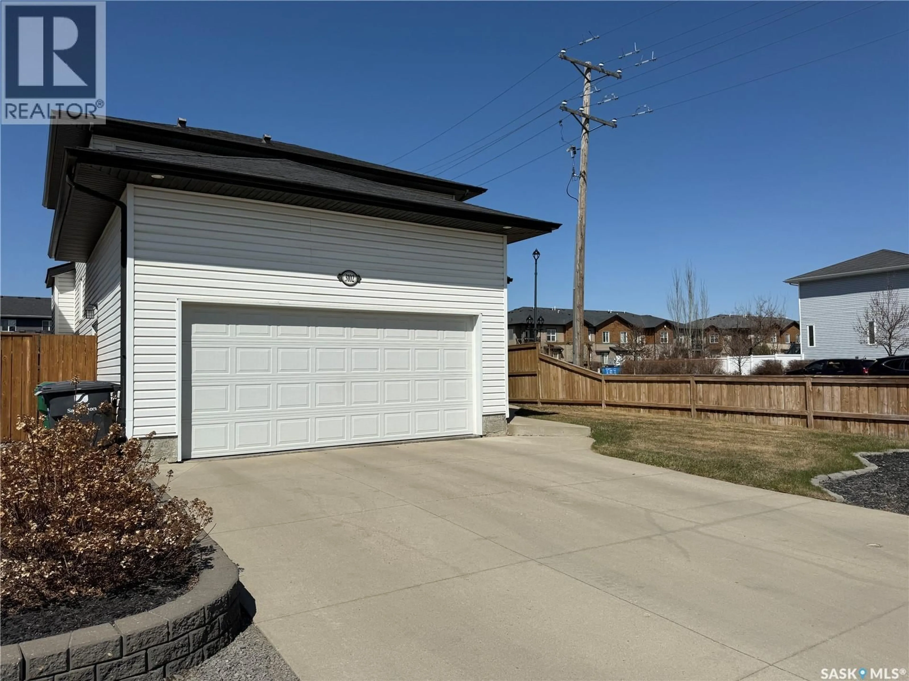 Indoor garage for 3102 37TH STREET, Saskatoon Saskatchewan S7L7H9