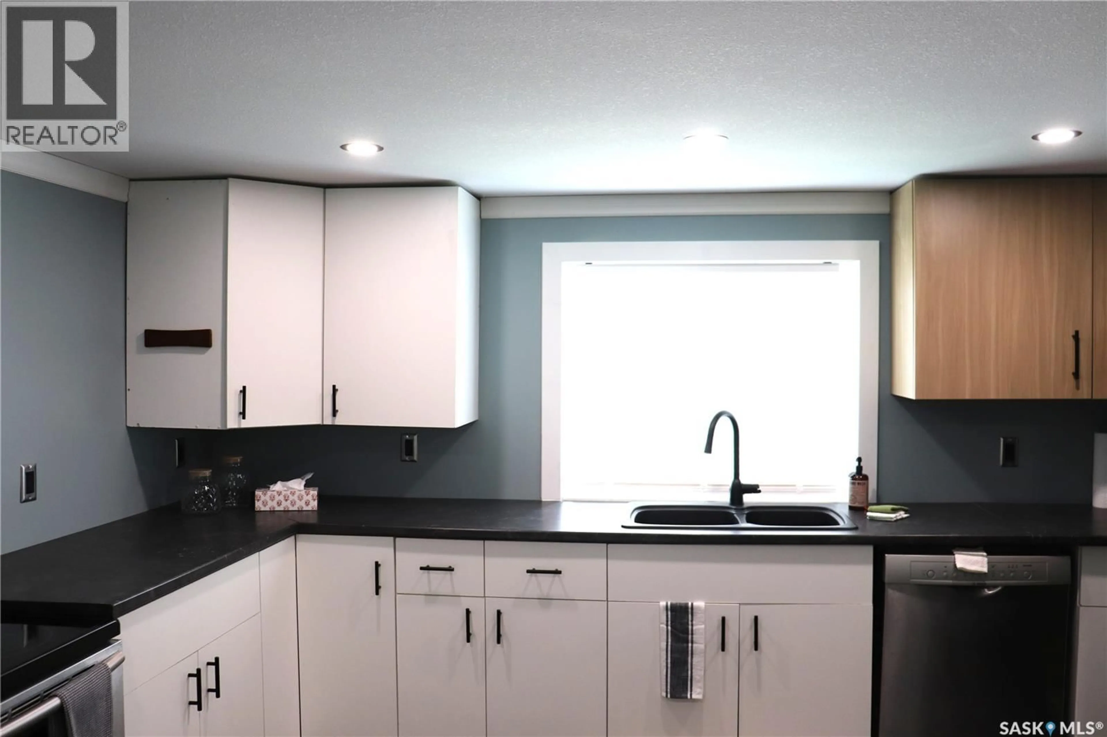 Standard kitchen, ceramic/tile floor for 228 CYPRESS WAY, Blucher Rm No. 343 Saskatchewan S7K3J9