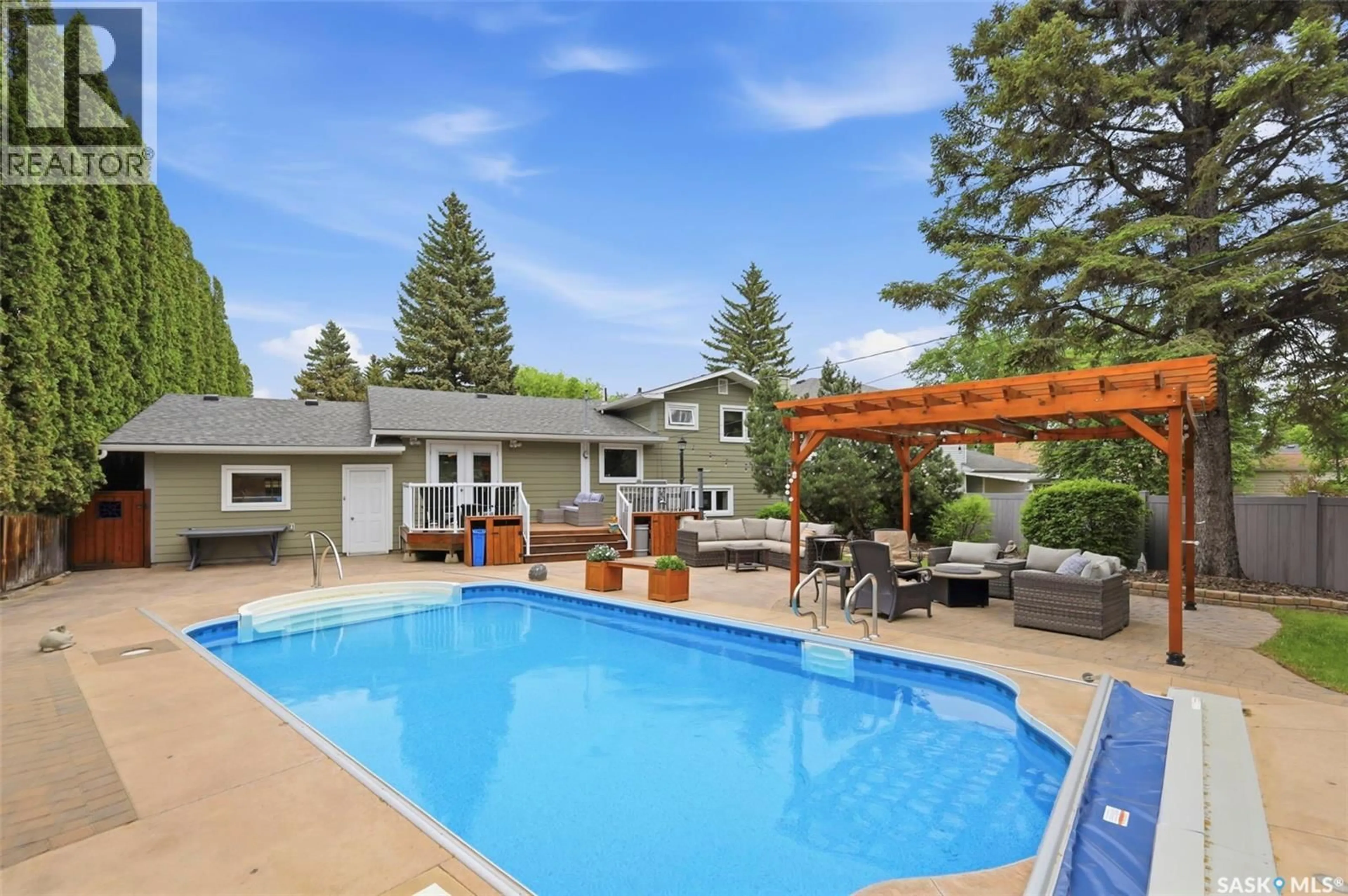 Pool for 516 LAKE CRESCENT, Saskatoon Saskatchewan S7H3A4