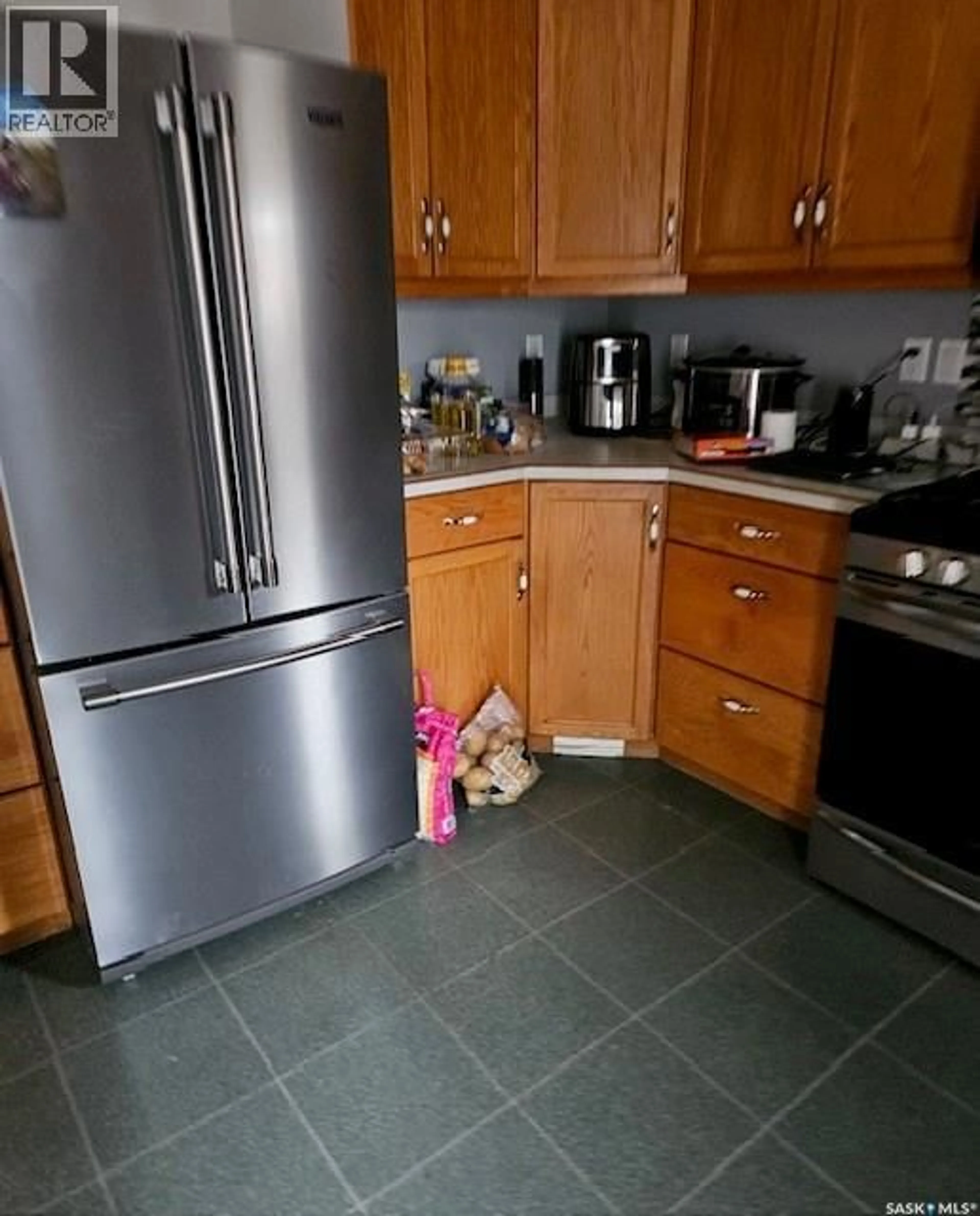 Standard kitchen, unknown for 414 1ST STREET, Meadow Lake Saskatchewan S9X1E9