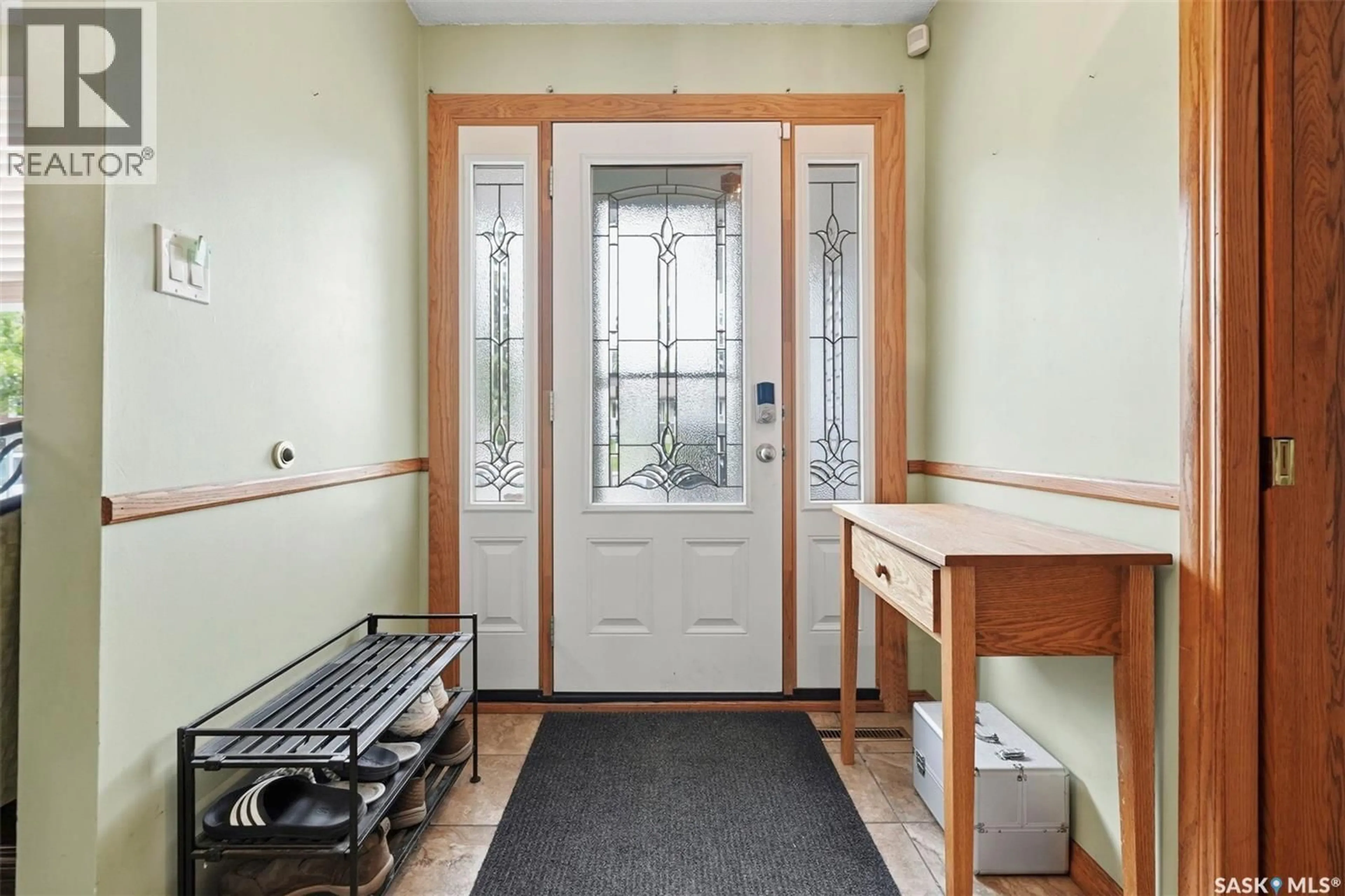 Indoor entryway for 20 CLARK CRESCENT, Saskatoon Saskatchewan S7H3L9