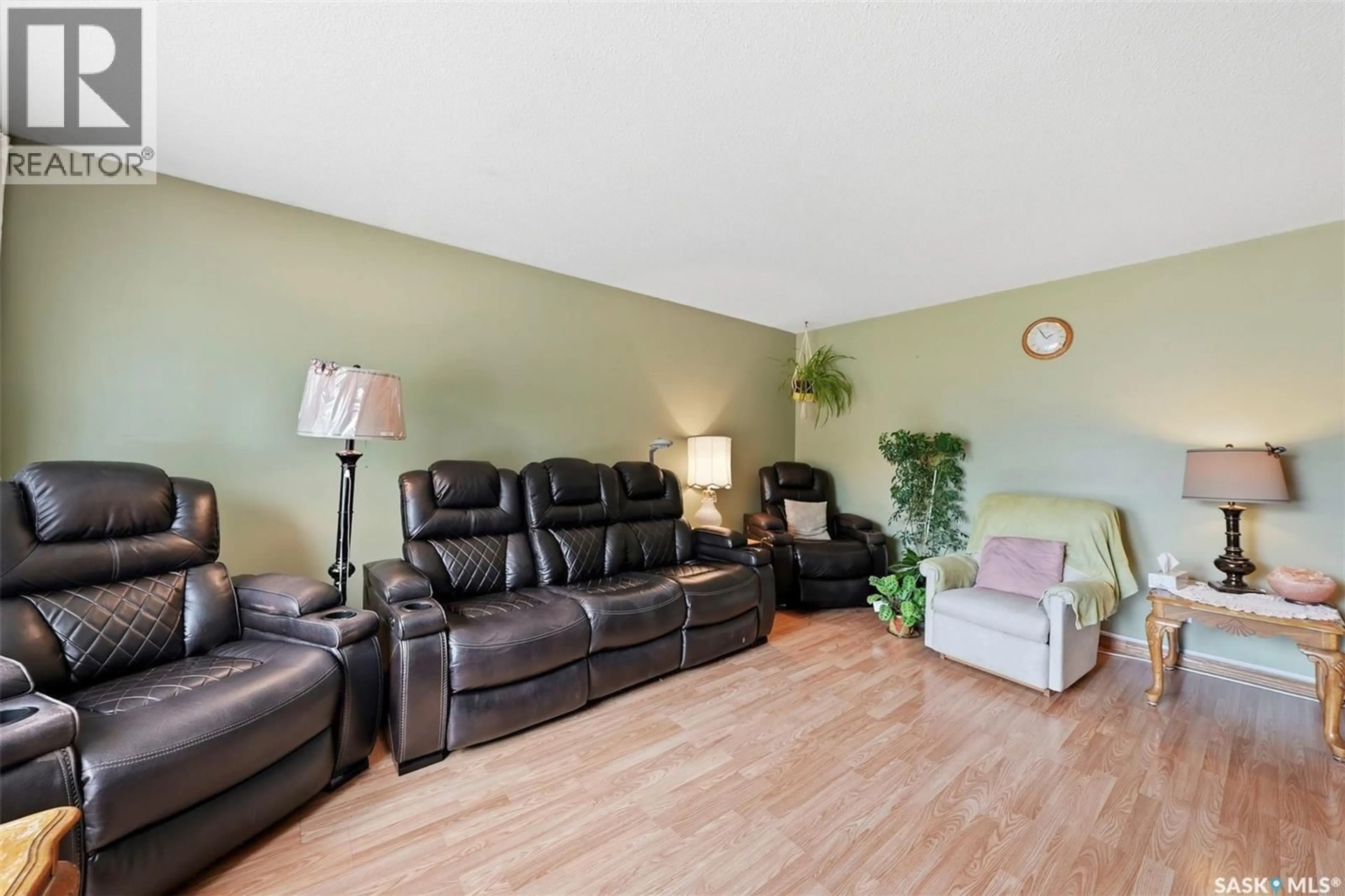 Living room with furniture, unknown for 20 CLARK CRESCENT, Saskatoon Saskatchewan S7H3L9